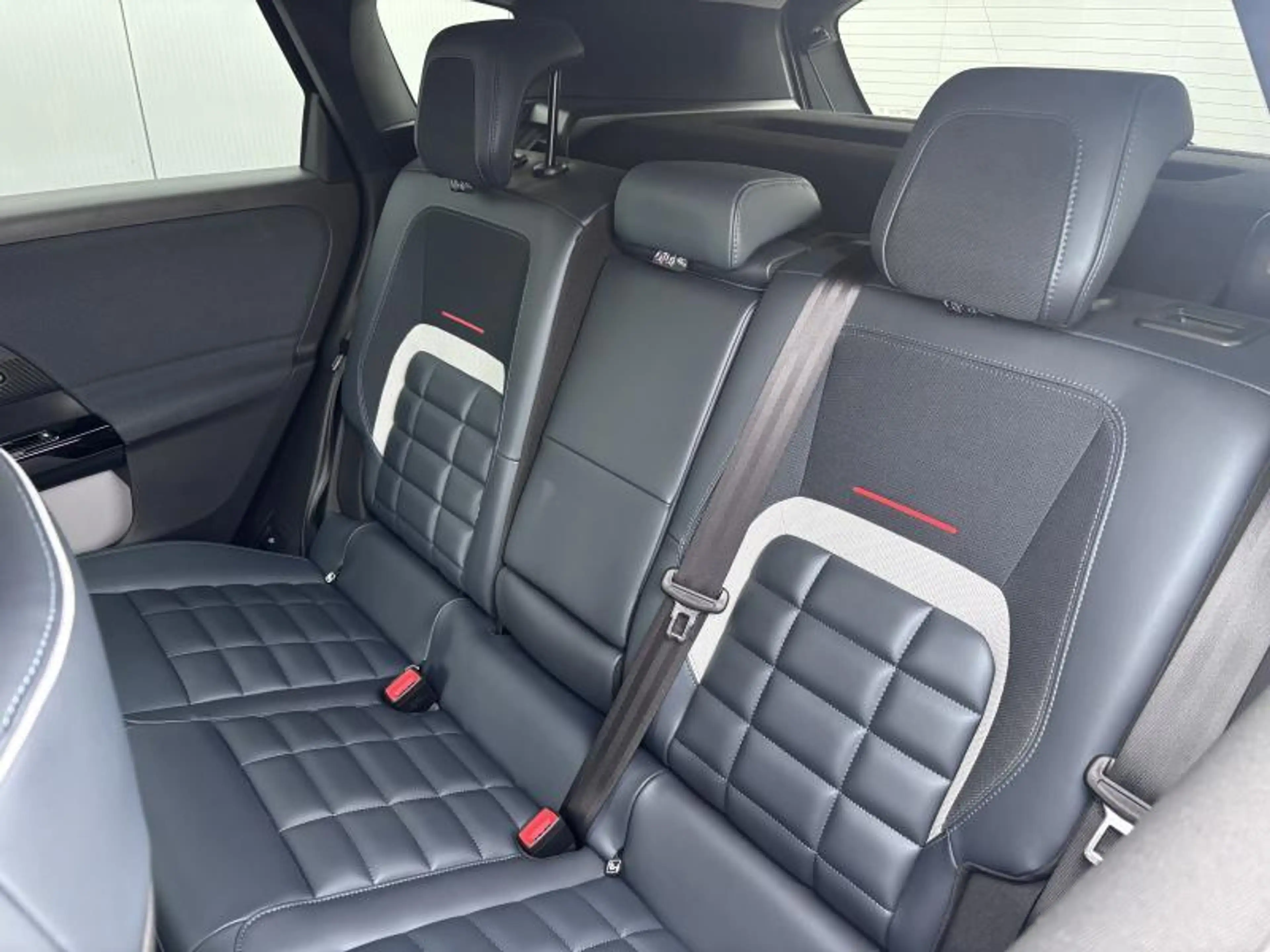 Citroen C5 Aircross Electrique Max — photo 11