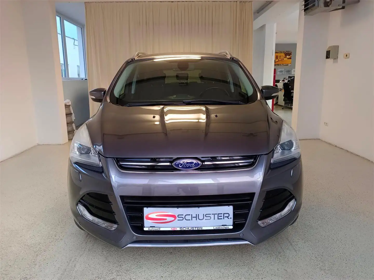 Ford Kuga 2,0 TDCi Titanium 4x4 Grau - 2