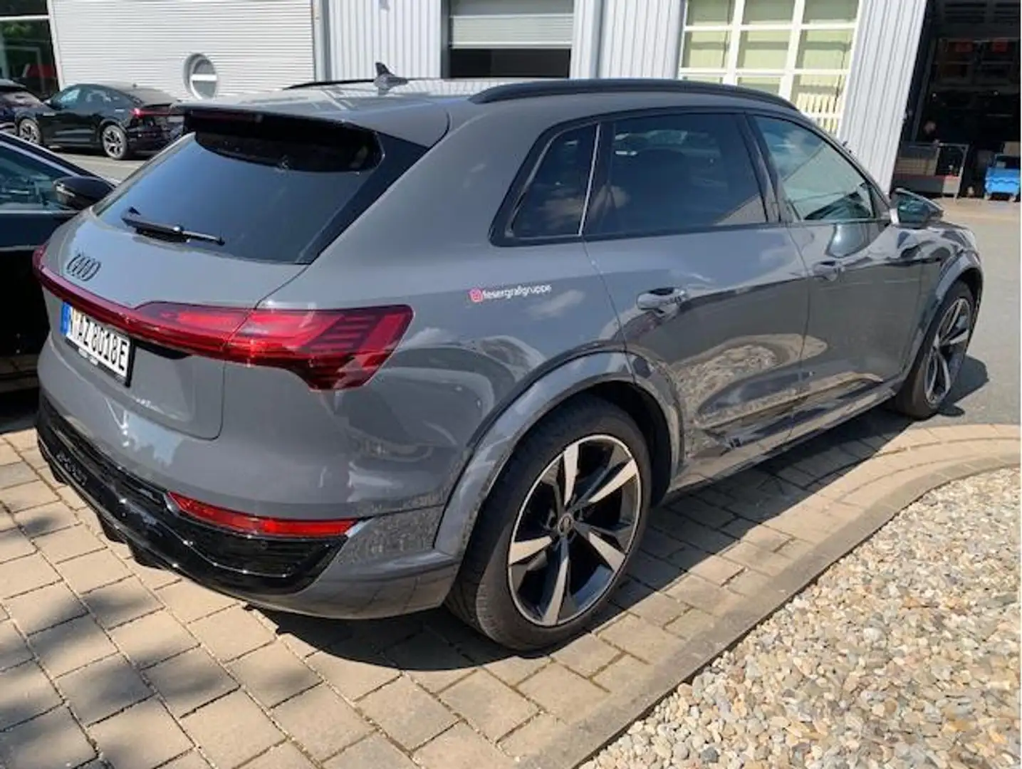Audi SQ8 e-tron B&O,Matrix,Leder,Navi,Kameras Grau - 2