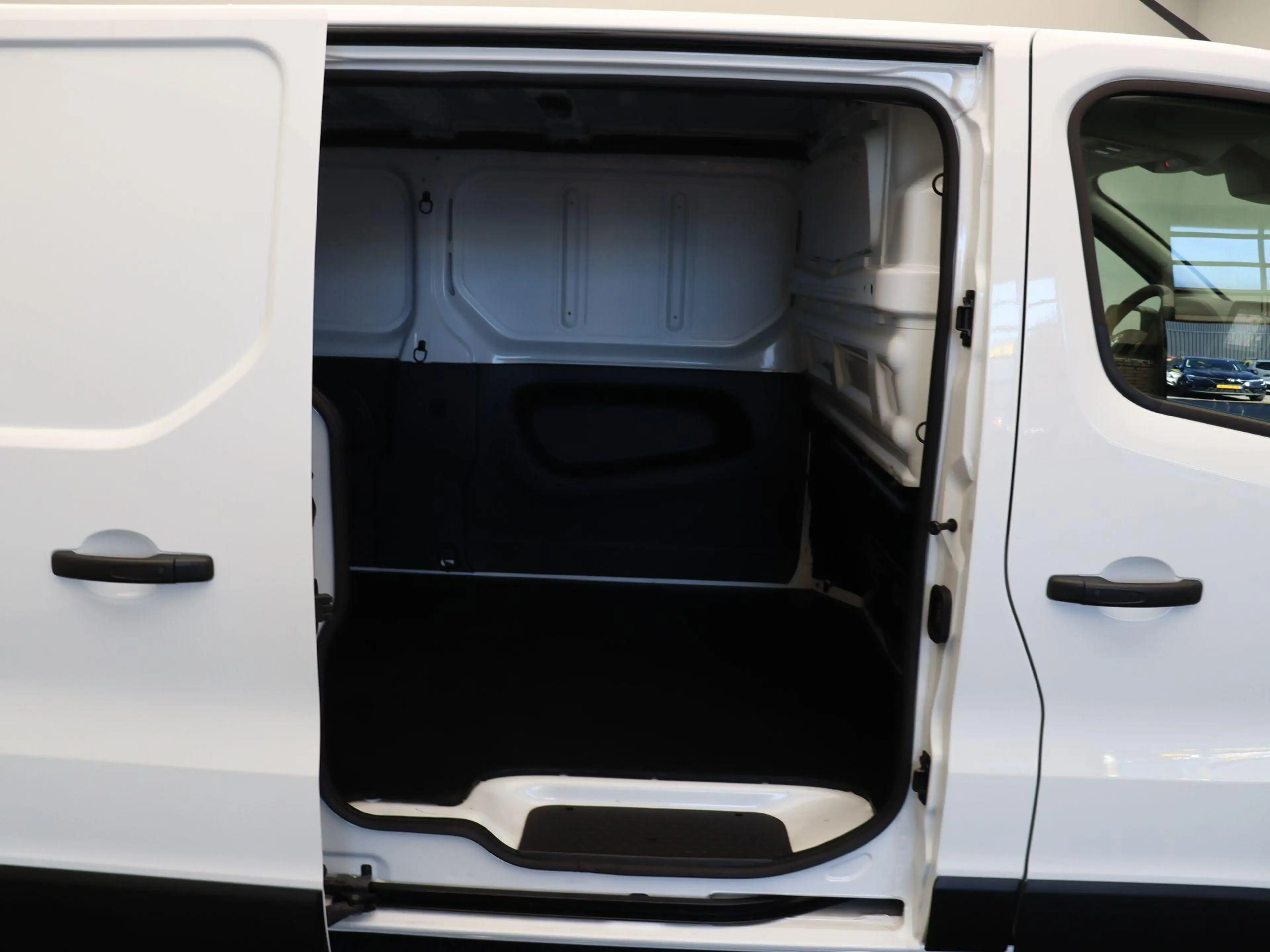 Renault Trafic 2.0 dCi 110pk T30 L2H1 Comfort | Parkeersensoren | — photo 9