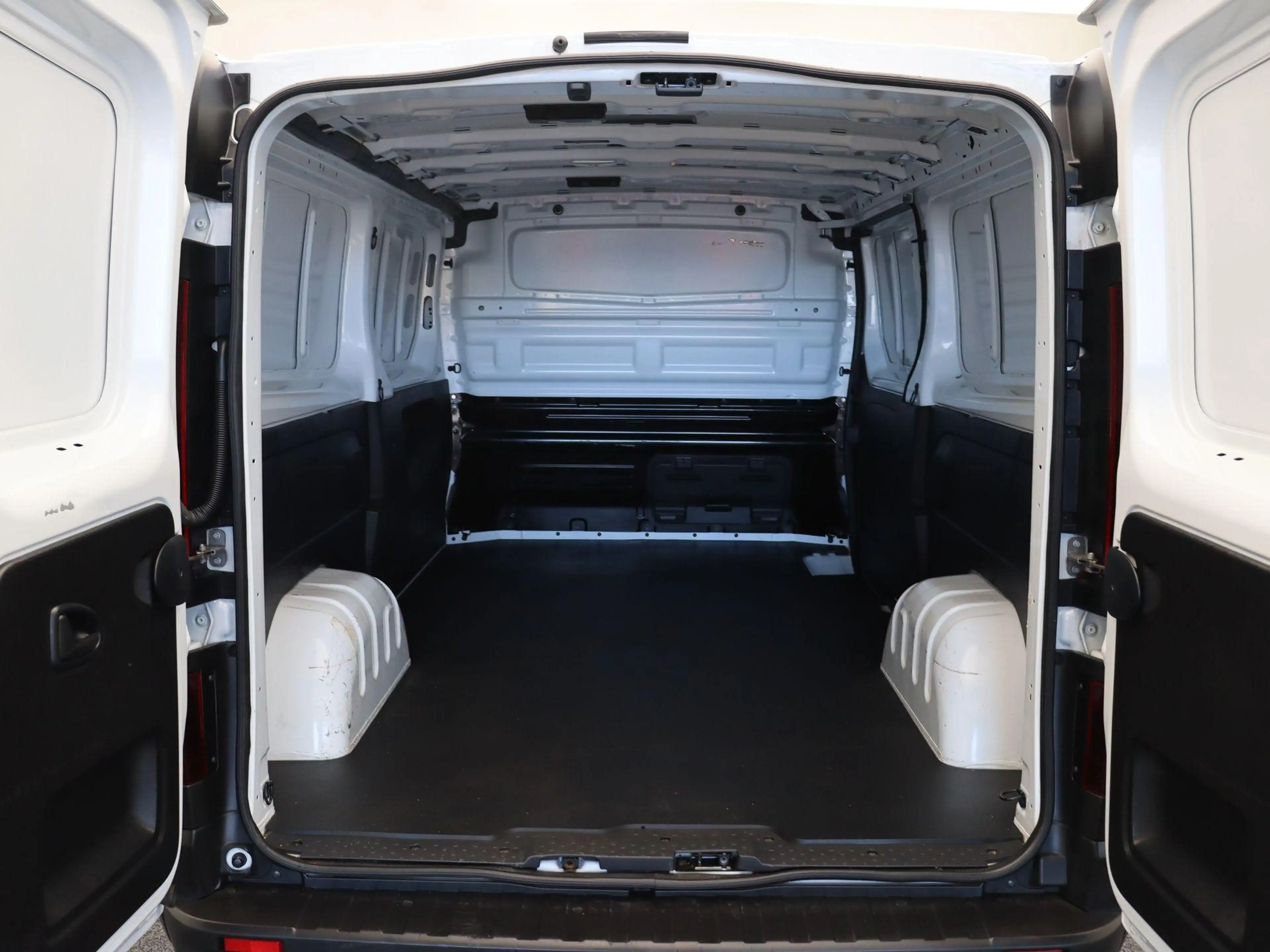Renault Trafic 2.0 dCi 110pk T30 L2H1 Comfort | Parkeersensoren | — photo 5