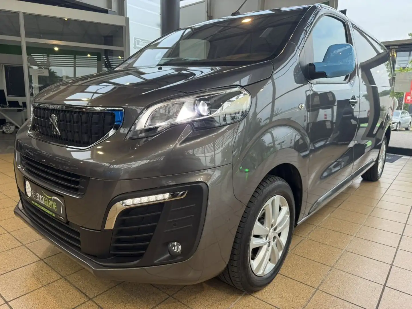 Peugeot Expert 2.0 BlueHDi 145 L1 EAT8 Gri - 1