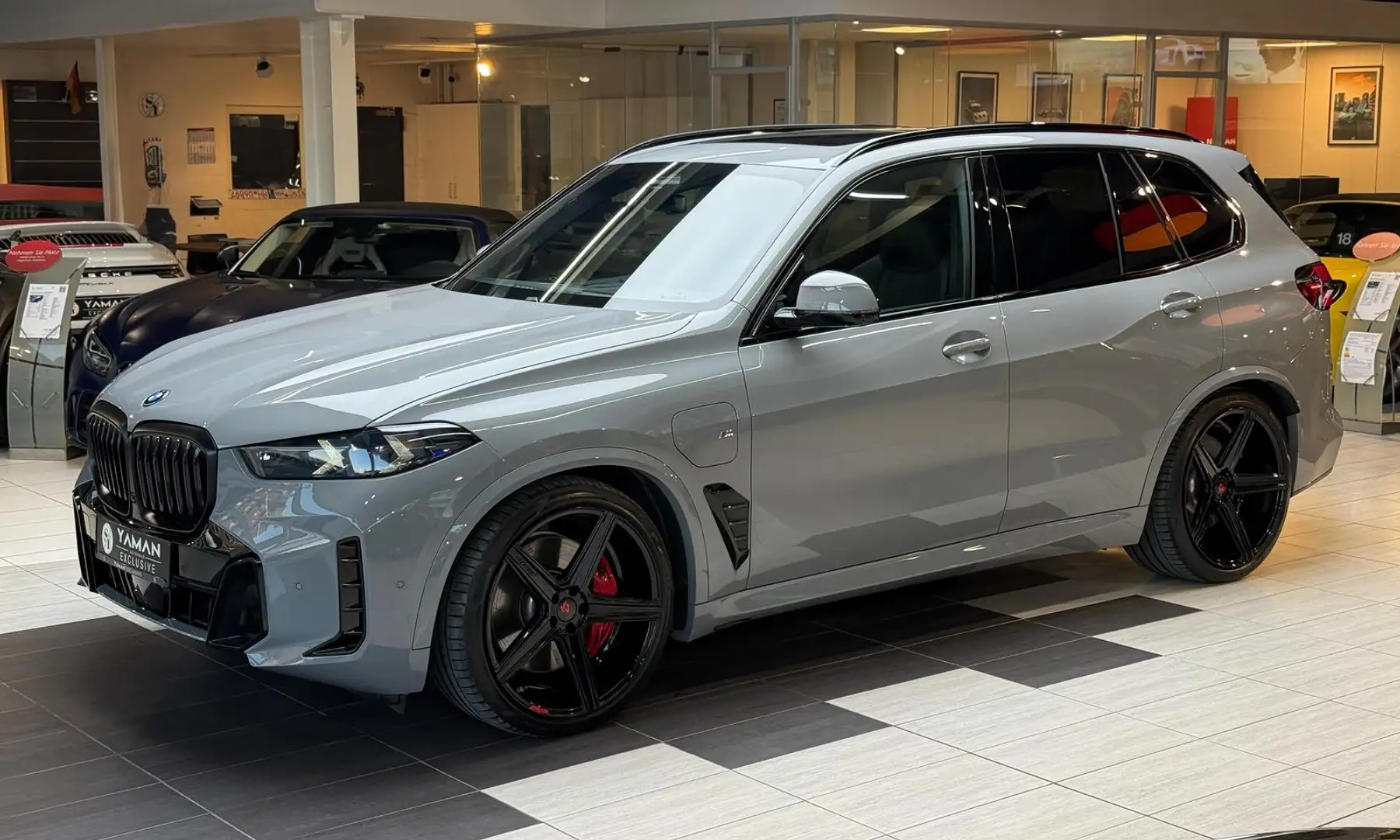 BMW X5 50 e xDr M Sport*Pano-Sky*Massage*Iconic*22" Grau - 2