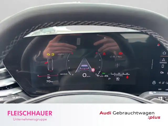 Audi A6 view 11