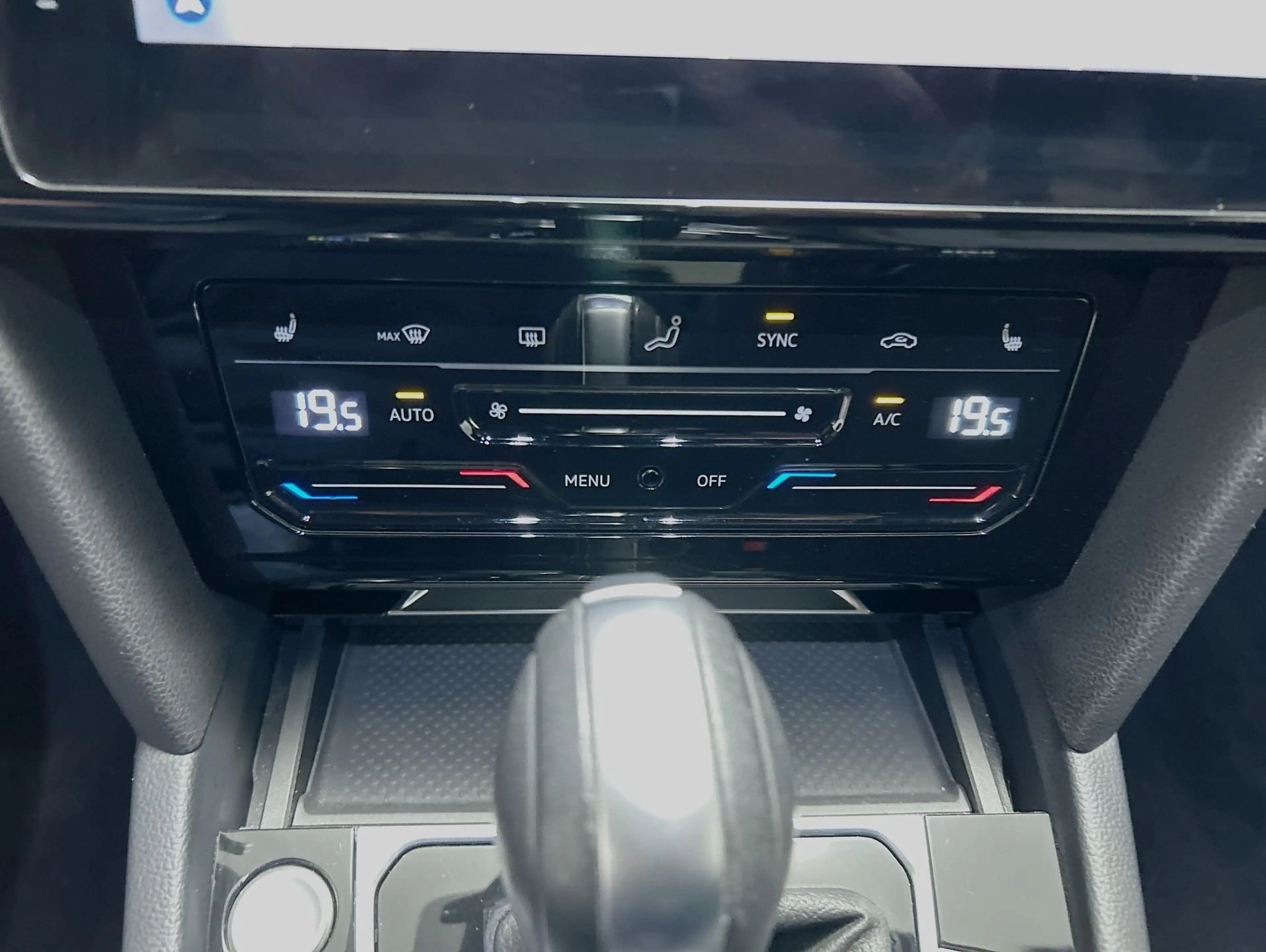 Volkswagen Arteon 2.0 TDI DSG R-Line CarPlay Black ACC LED — photo 14