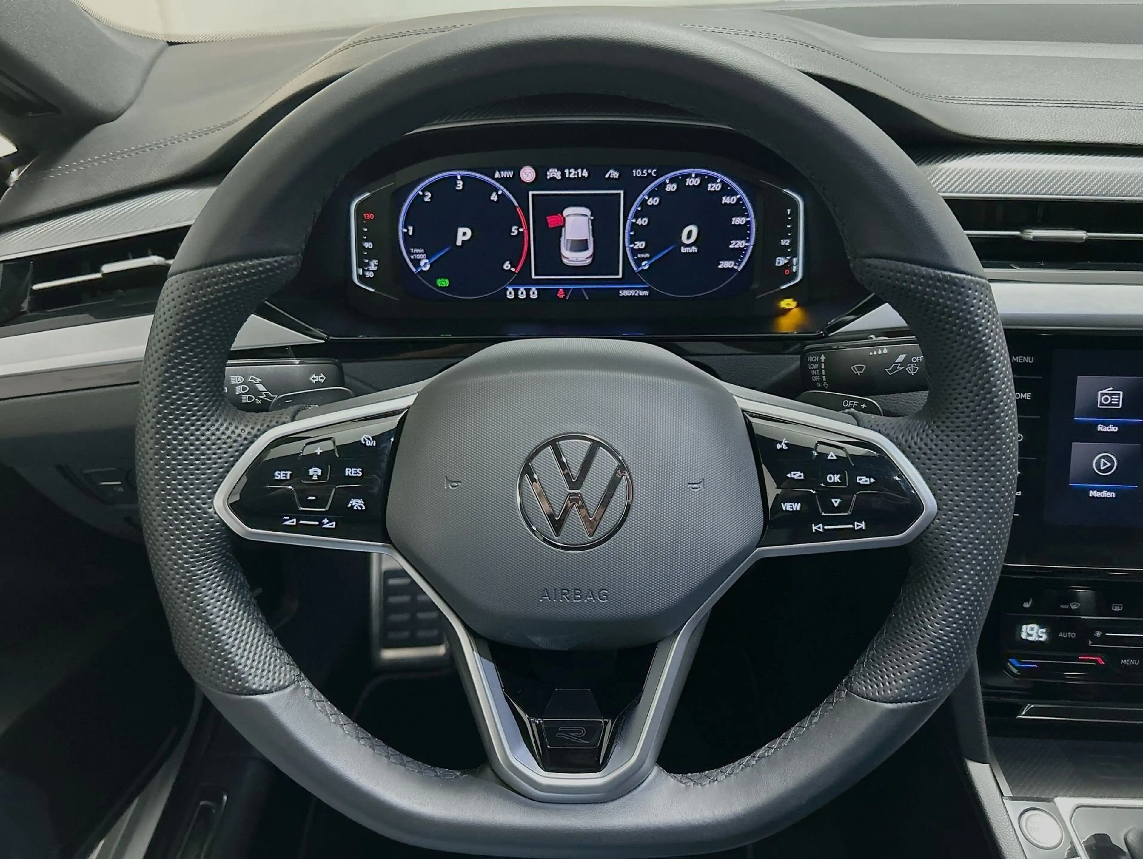 Volkswagen Arteon 2.0 TDI DSG R-Line CarPlay Black ACC LED — photo 9