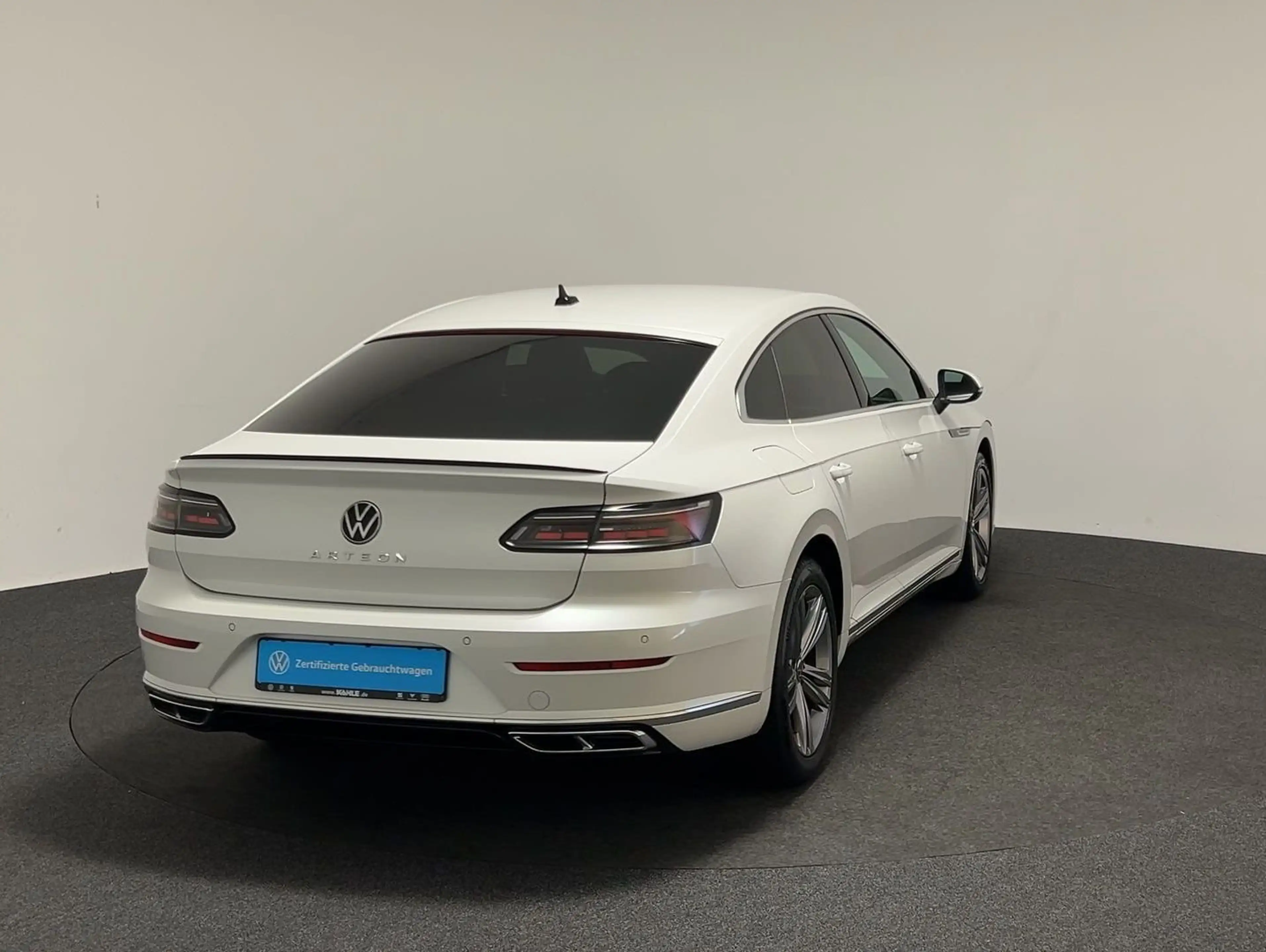 Volkswagen Arteon 2.0 TDI DSG R-Line CarPlay Black ACC LED — photo 6