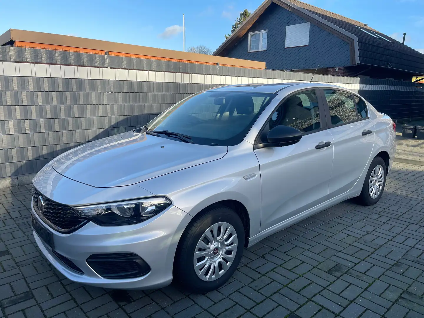 Fiat Tipo 1.4 Pop Klimaanlage/TÜV Neu/Gepflegt/2.Hand/ Срібний - 1
