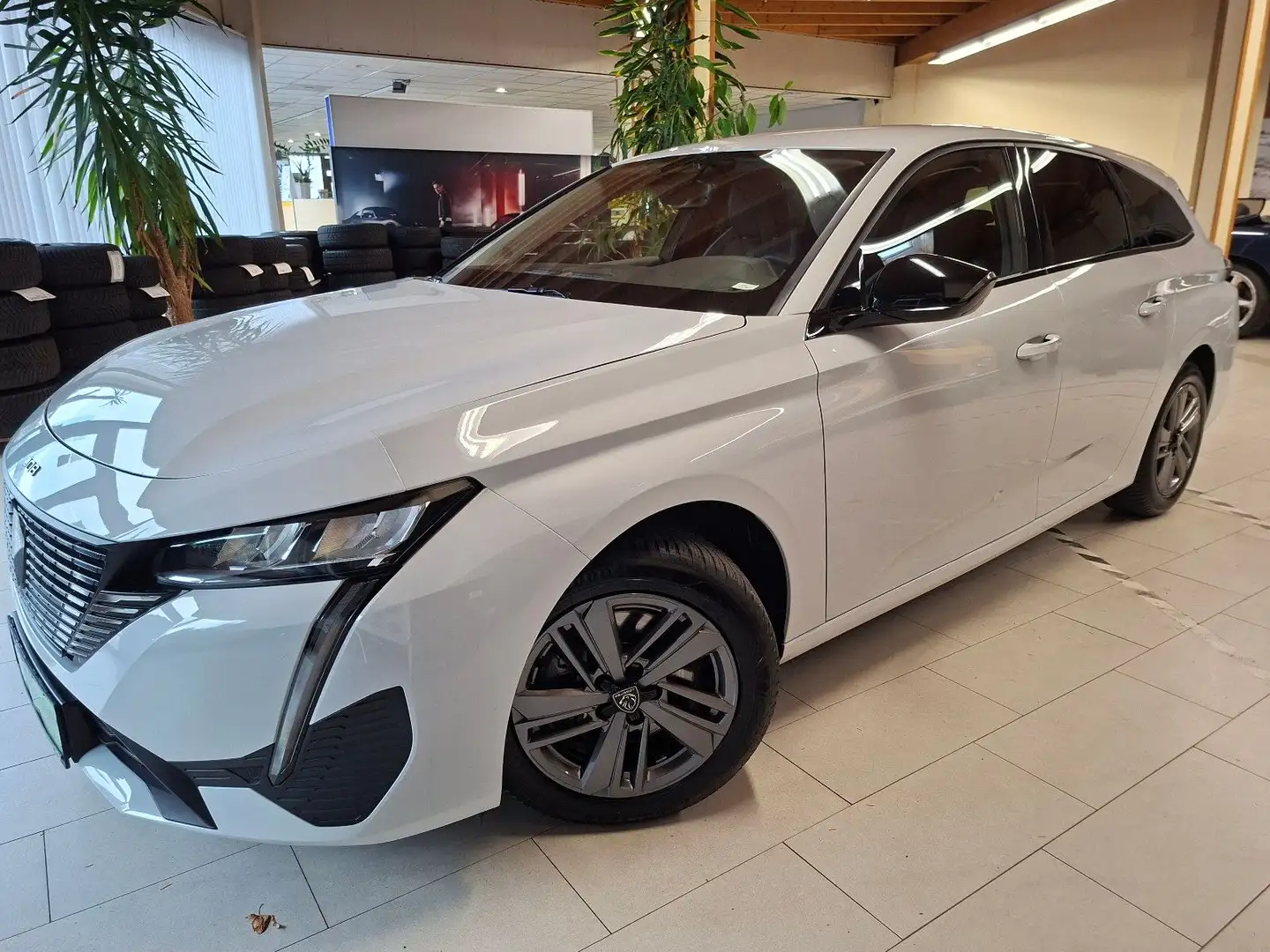 Peugeot 308 SW Allure+LED+NAVI+FSHZ+SHZ+LHZ+ACC+360°CAM+ Weiß - 1