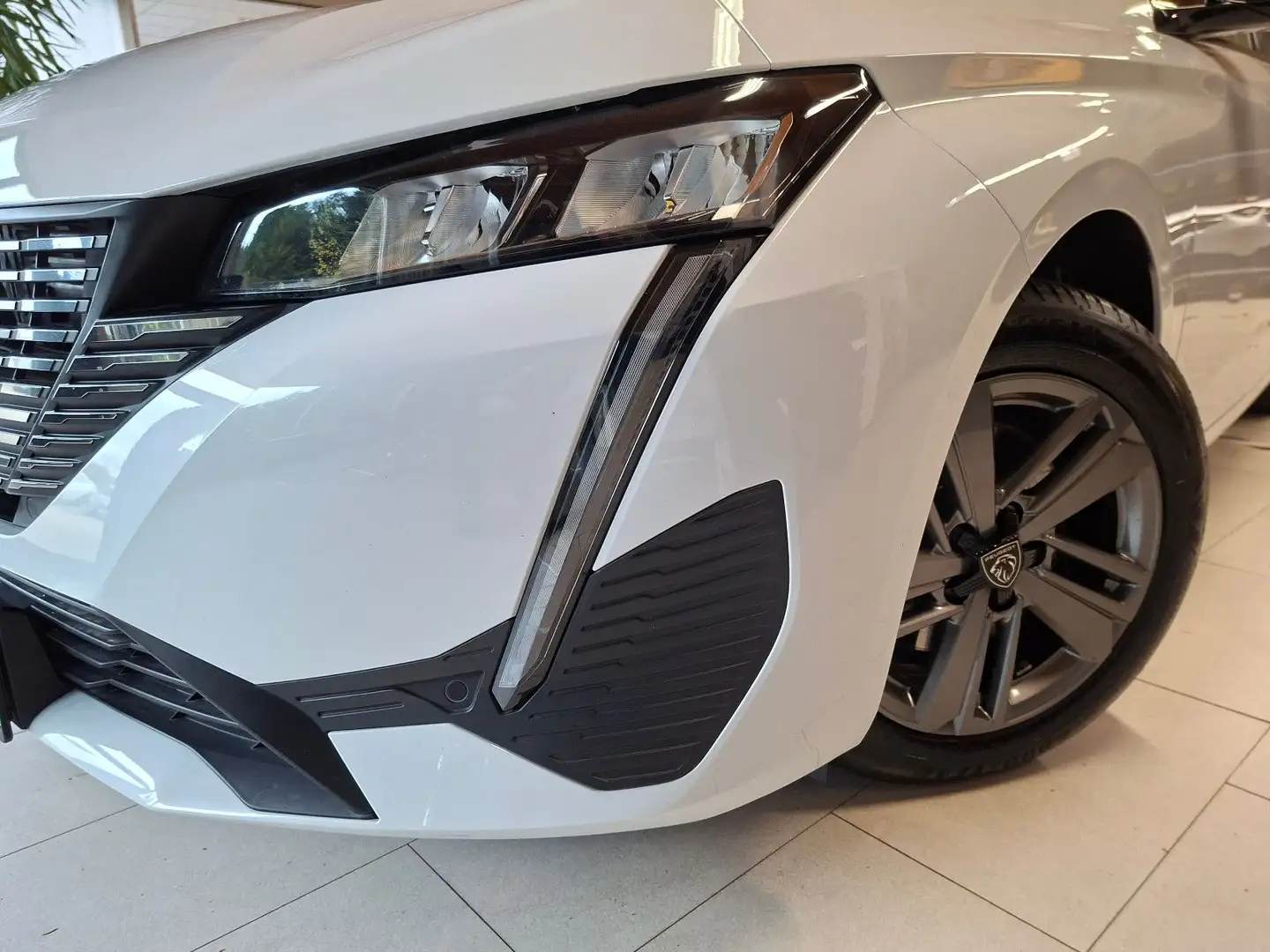 Peugeot 308 SW Allure+LED+NAVI+FSHZ+SHZ+LHZ+ACC+360°CAM+ Weiß - 2