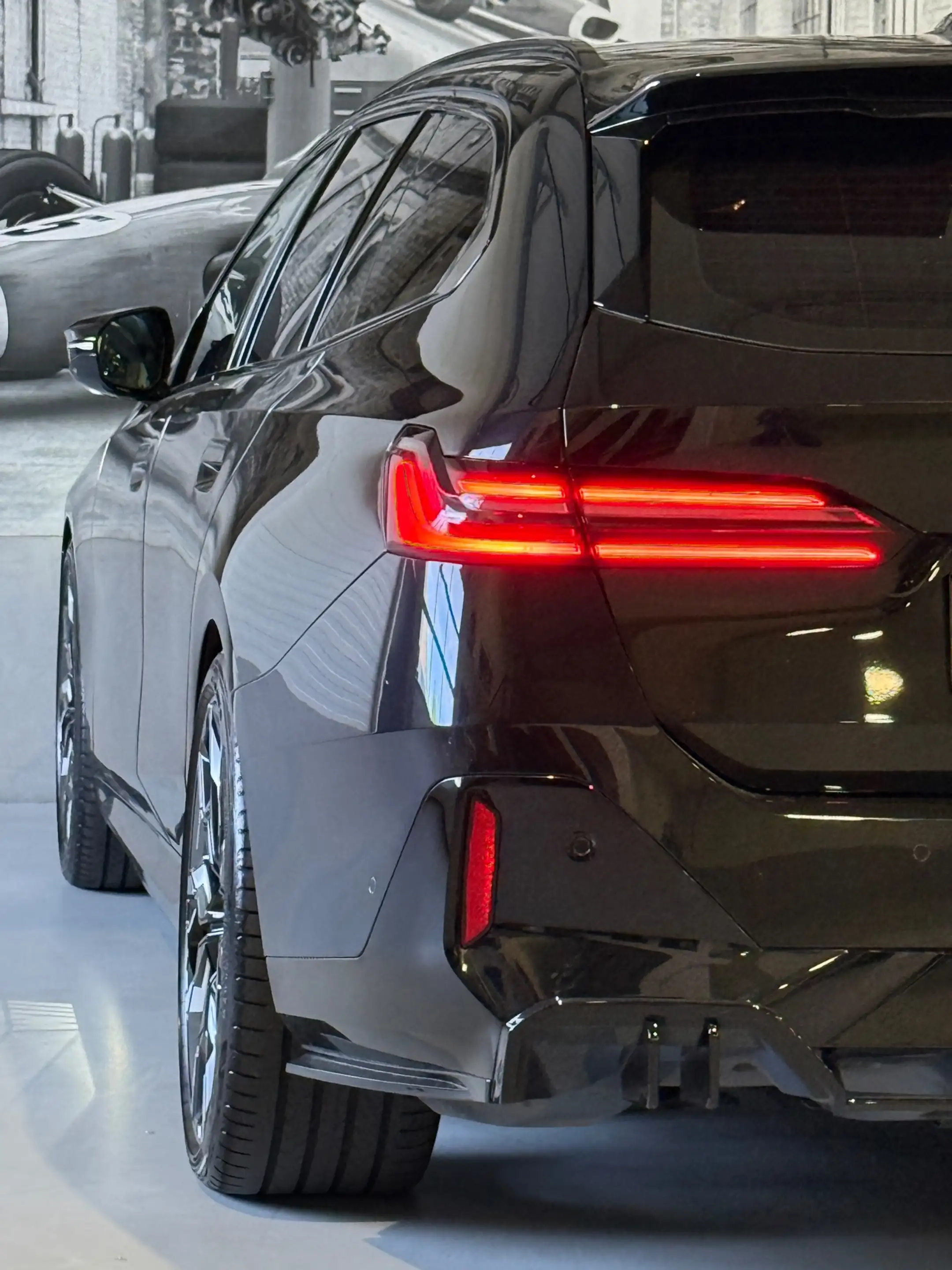 BMW i5 Touring EDrive40 M Sport Edition 84 kWh — photo 29
