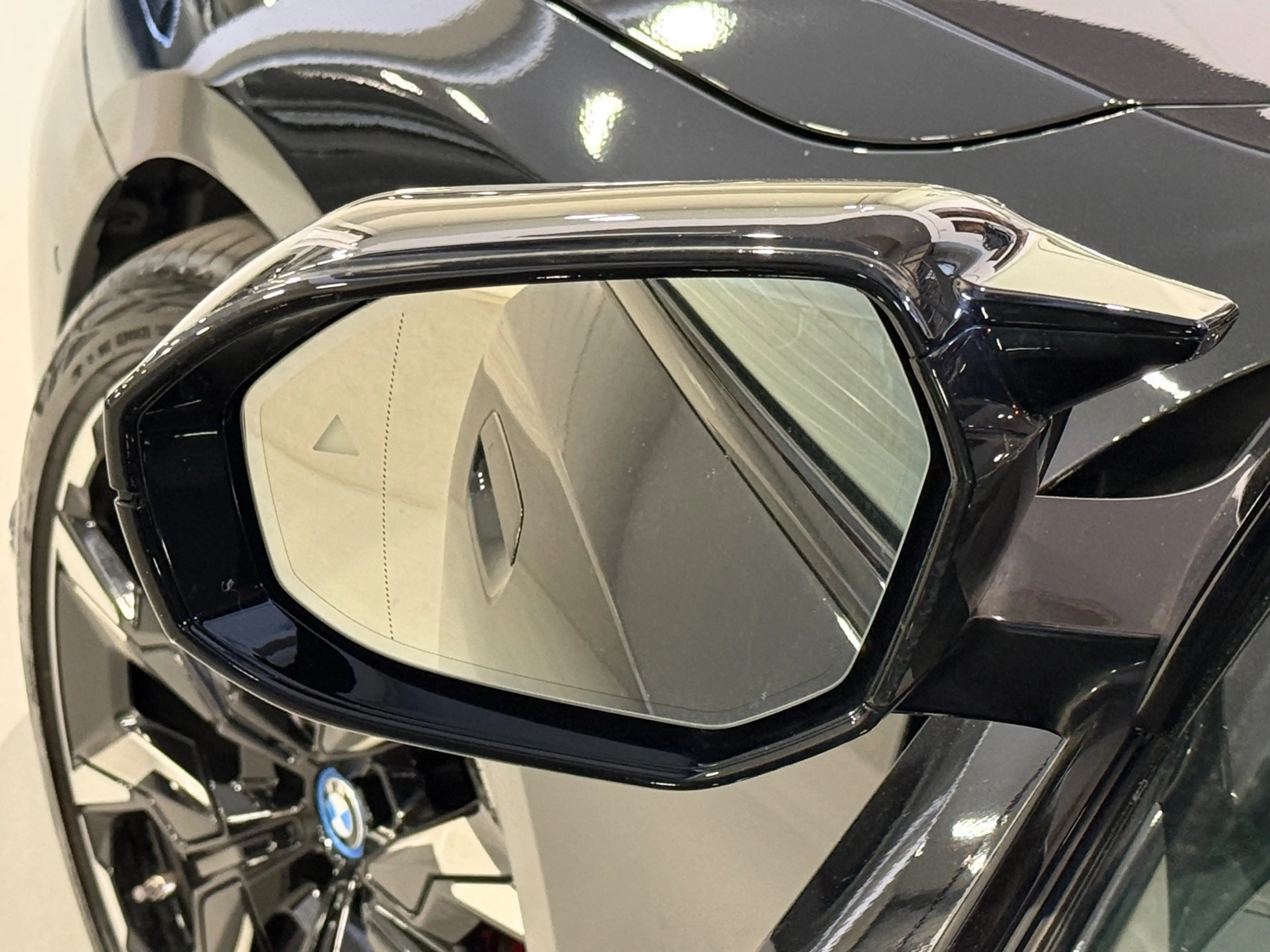BMW i5 Touring EDrive40 M Sport Edition 84 kWh — photo 20