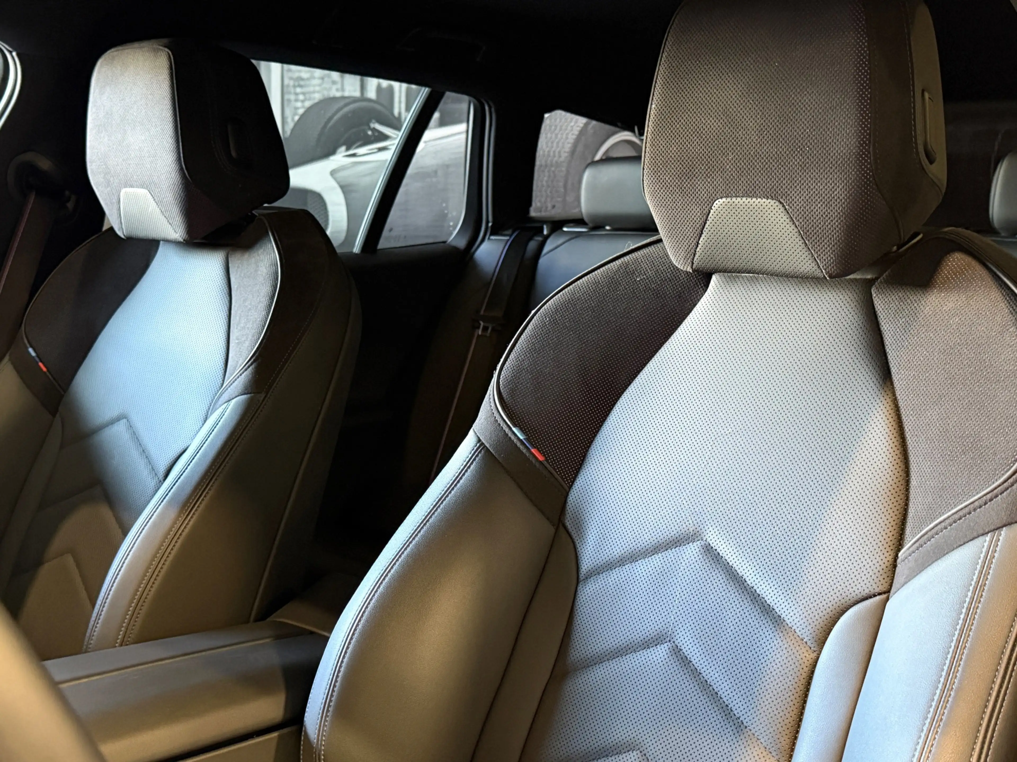 BMW i5 Touring EDrive40 M Sport Edition 84 kWh — photo 12