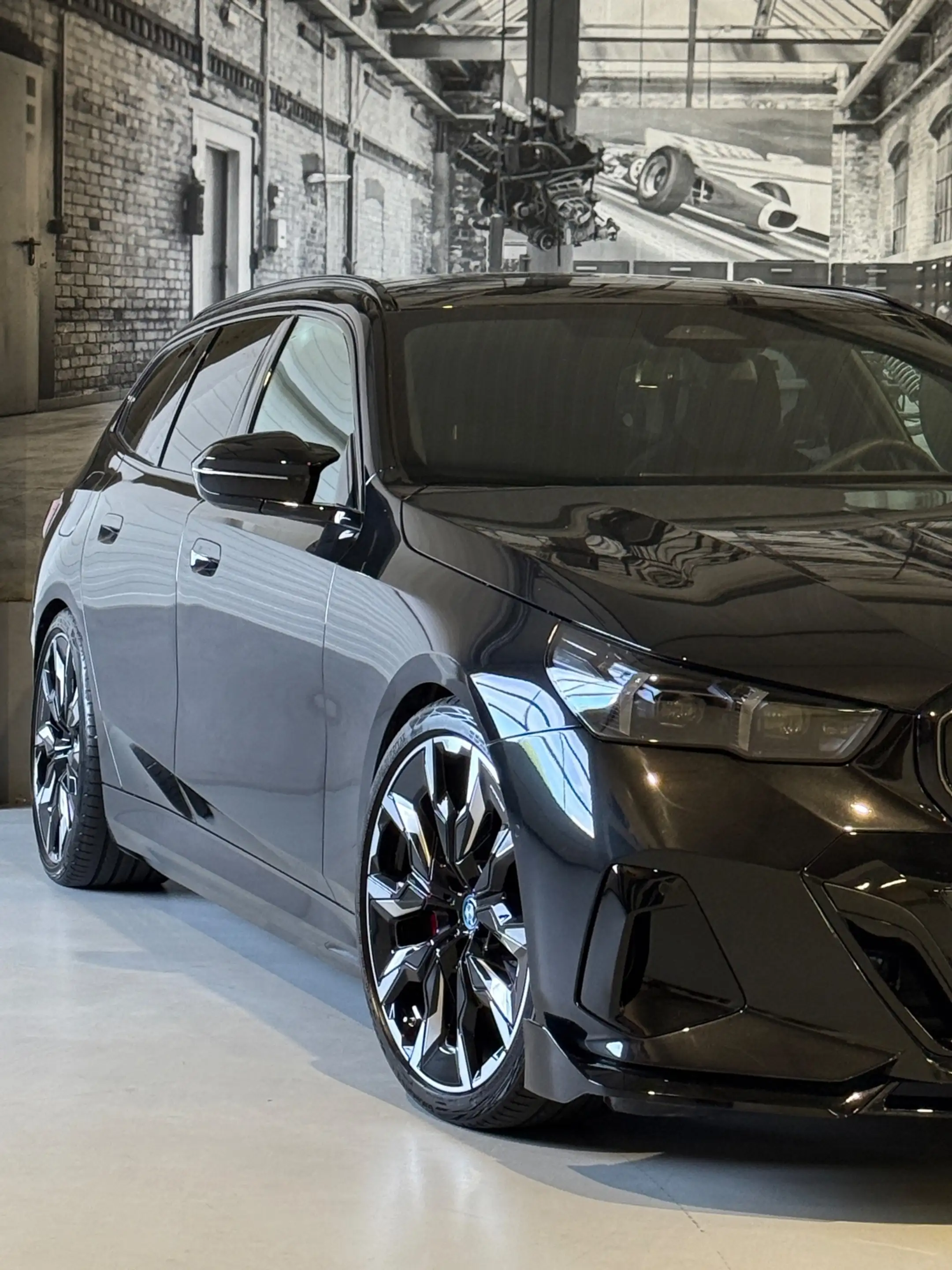 BMW i5 Touring EDrive40 M Sport Edition 84 kWh — photo 23