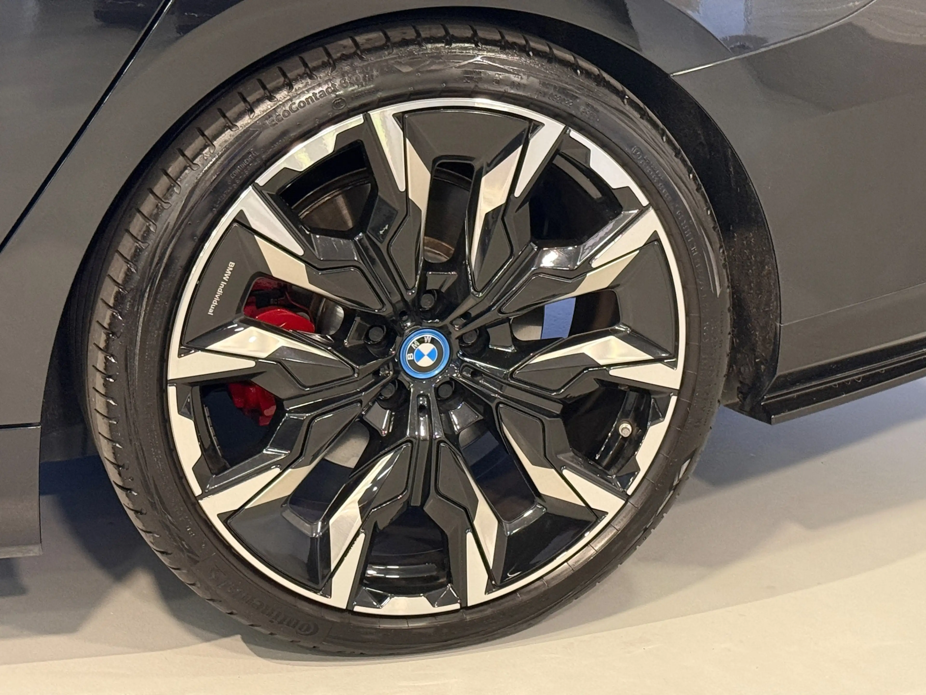 BMW i5 Touring EDrive40 M Sport Edition 84 kWh — photo 30