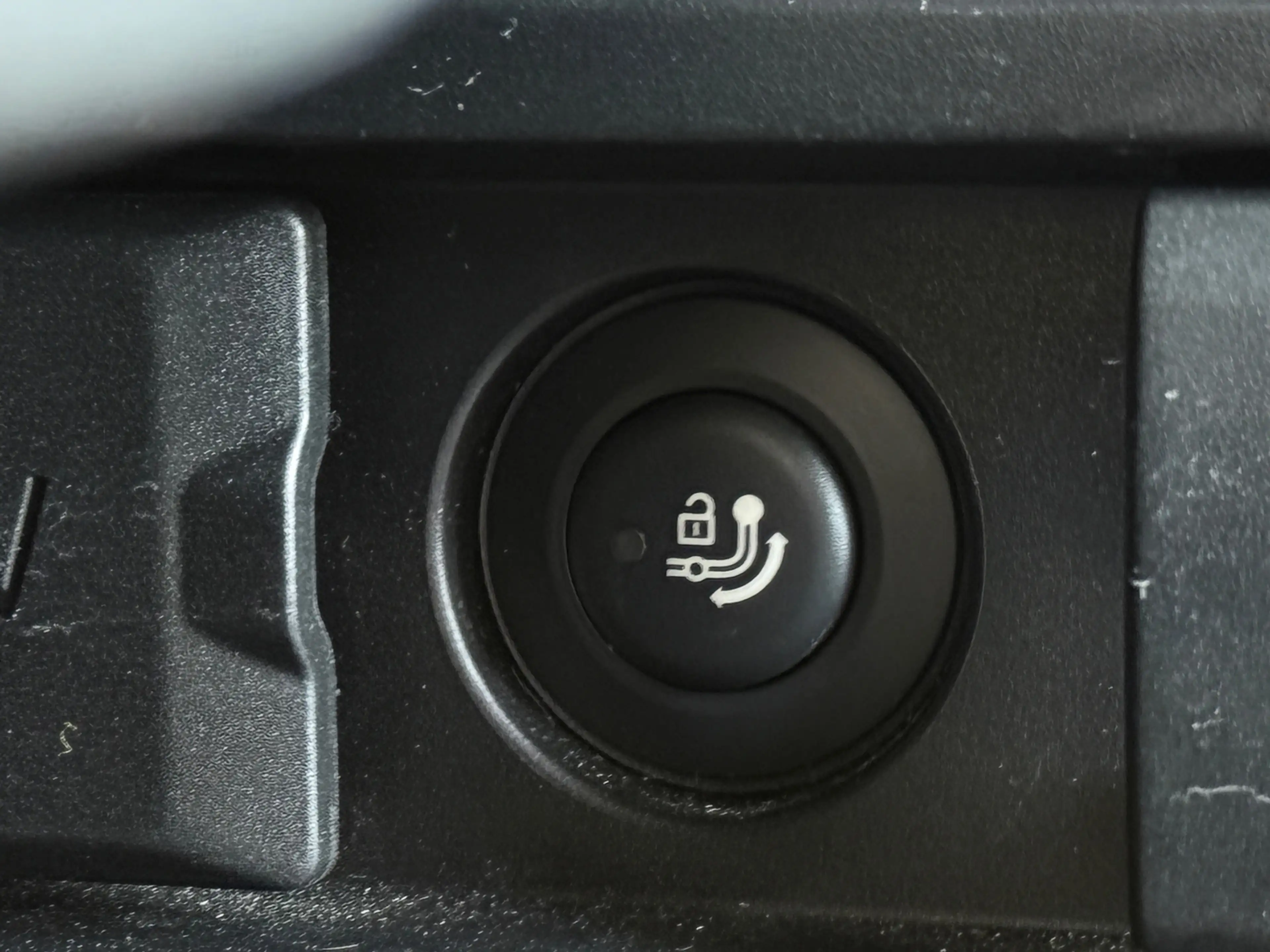 BMW i5 Touring EDrive40 M Sport Edition 84 kWh — photo 38