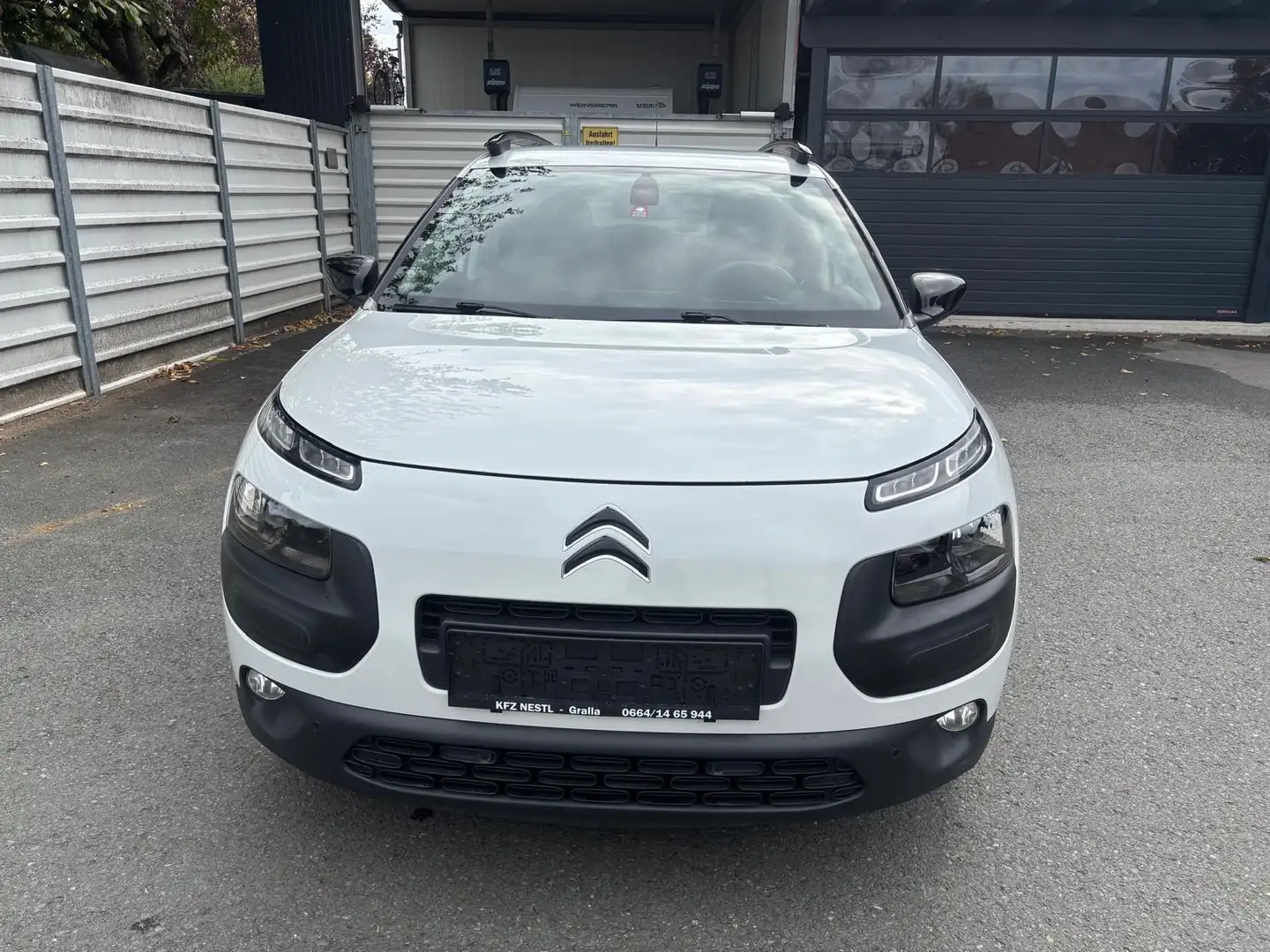 Citroen C4 Cactus 1,6 BHDI Shine —- Navi - Kamera - Metalic Weiß —- Weiß - 2