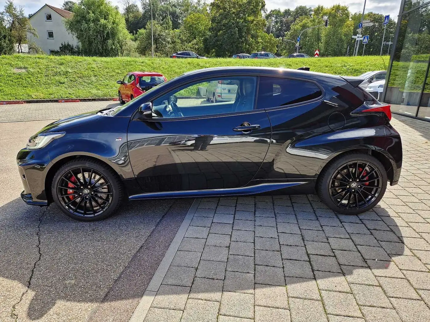 Toyota Yaris 3-Türer GR mit High-Performance-Paket Schwarz - 2