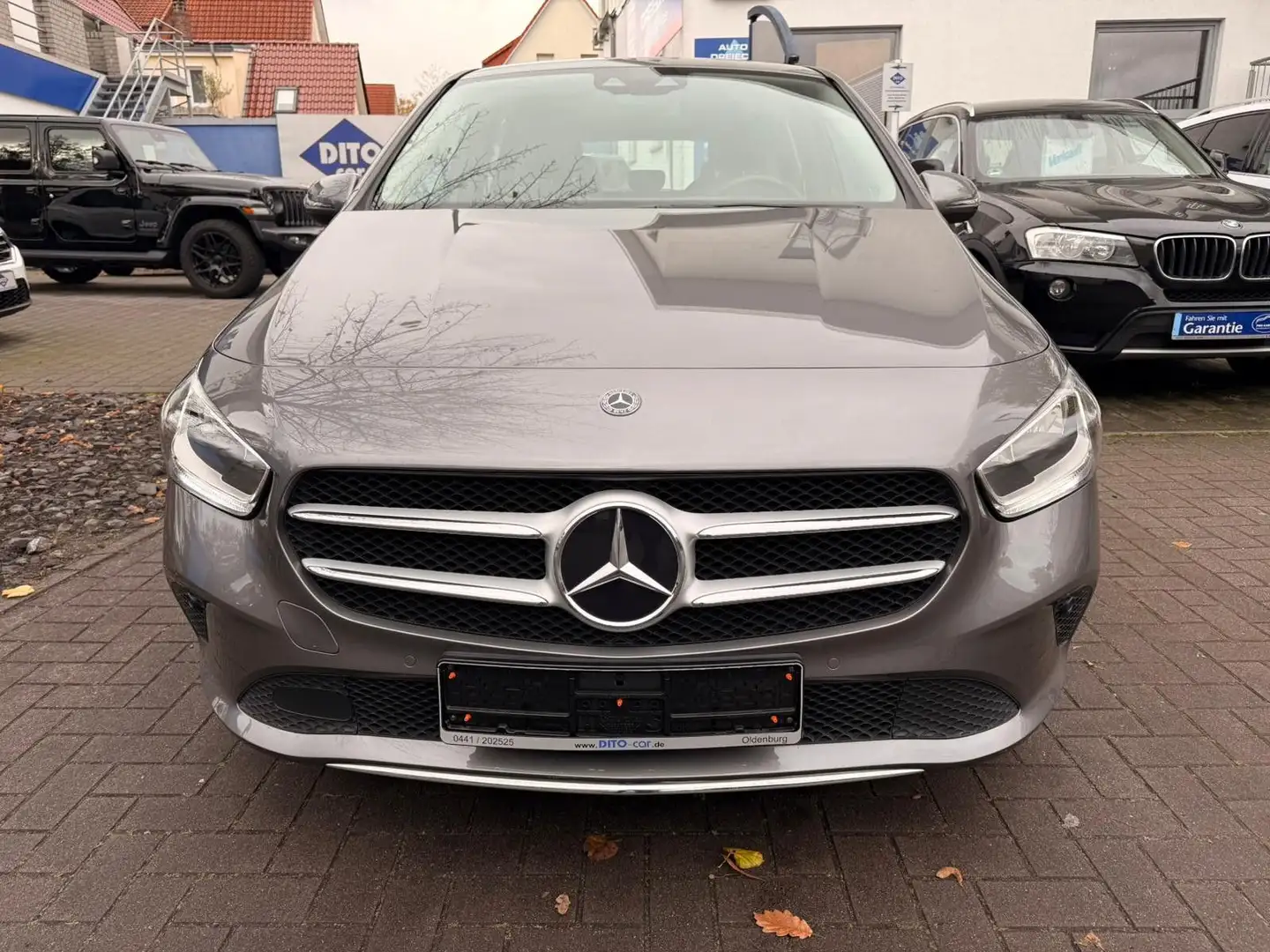 Mercedes-Benz B 180 Progressive AUT/MBUX/NAVI/AHK/DAB/APP/TEMP Gris - 2