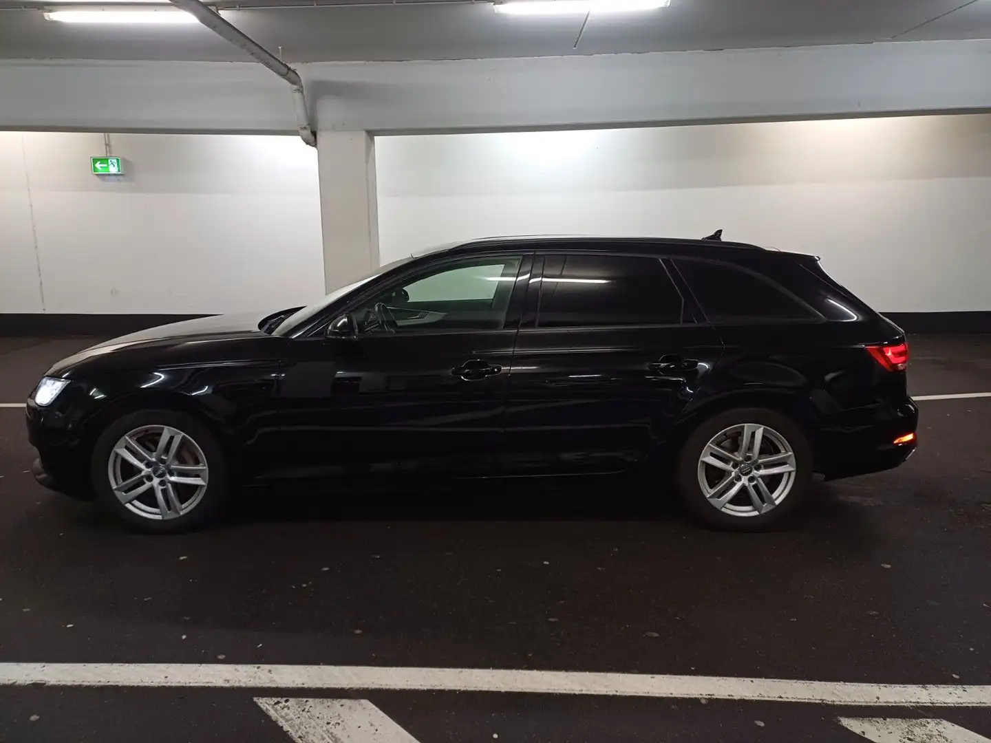 Audi A4 Avant 40 TDI Xenon*Kamera*ACC*PDC* Schwarz - 2