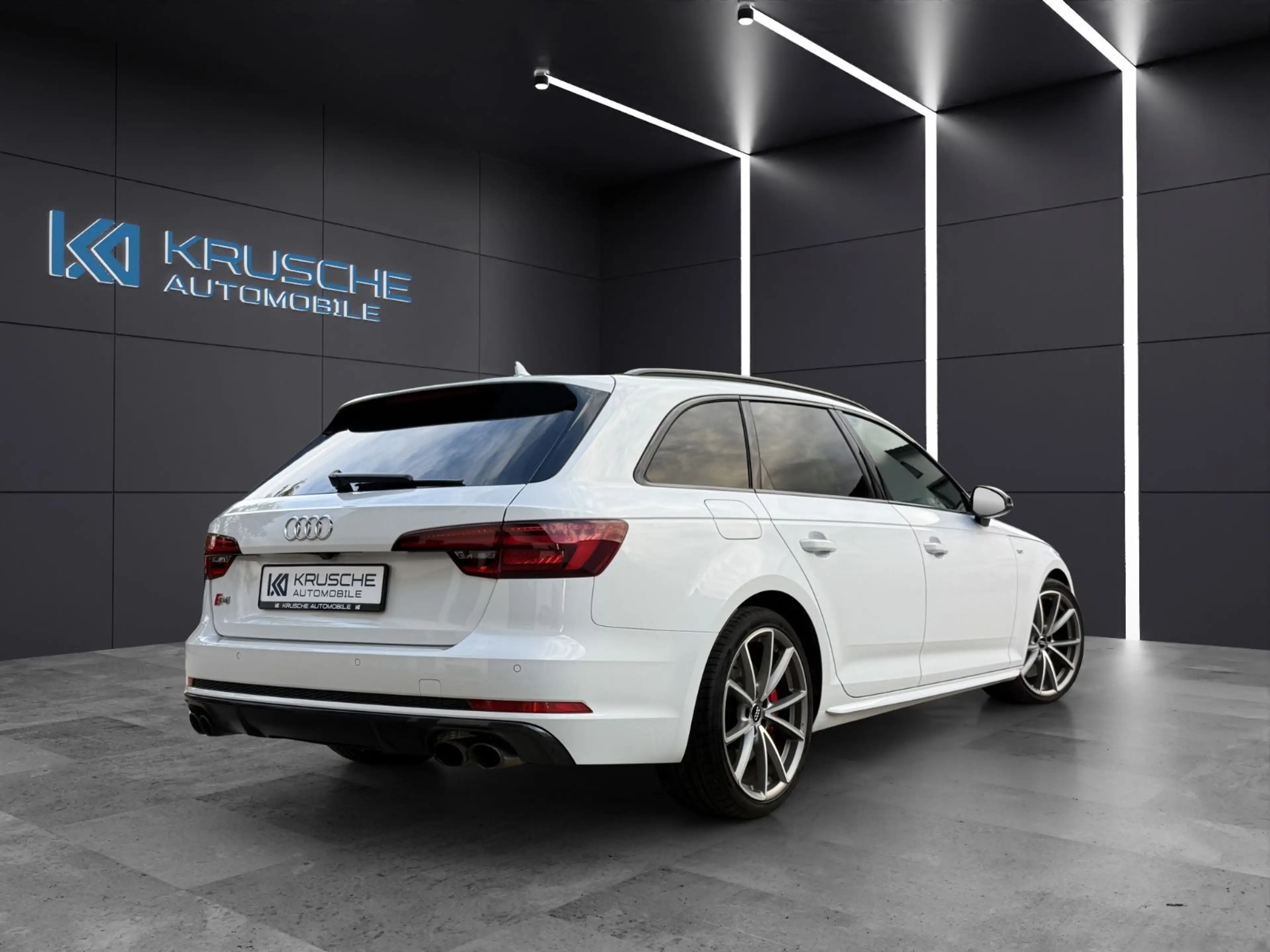 Audi S4 Avant 3.0 TFSI quattro *LED*RFK*SHZ*AHK*ACC* — photo 5