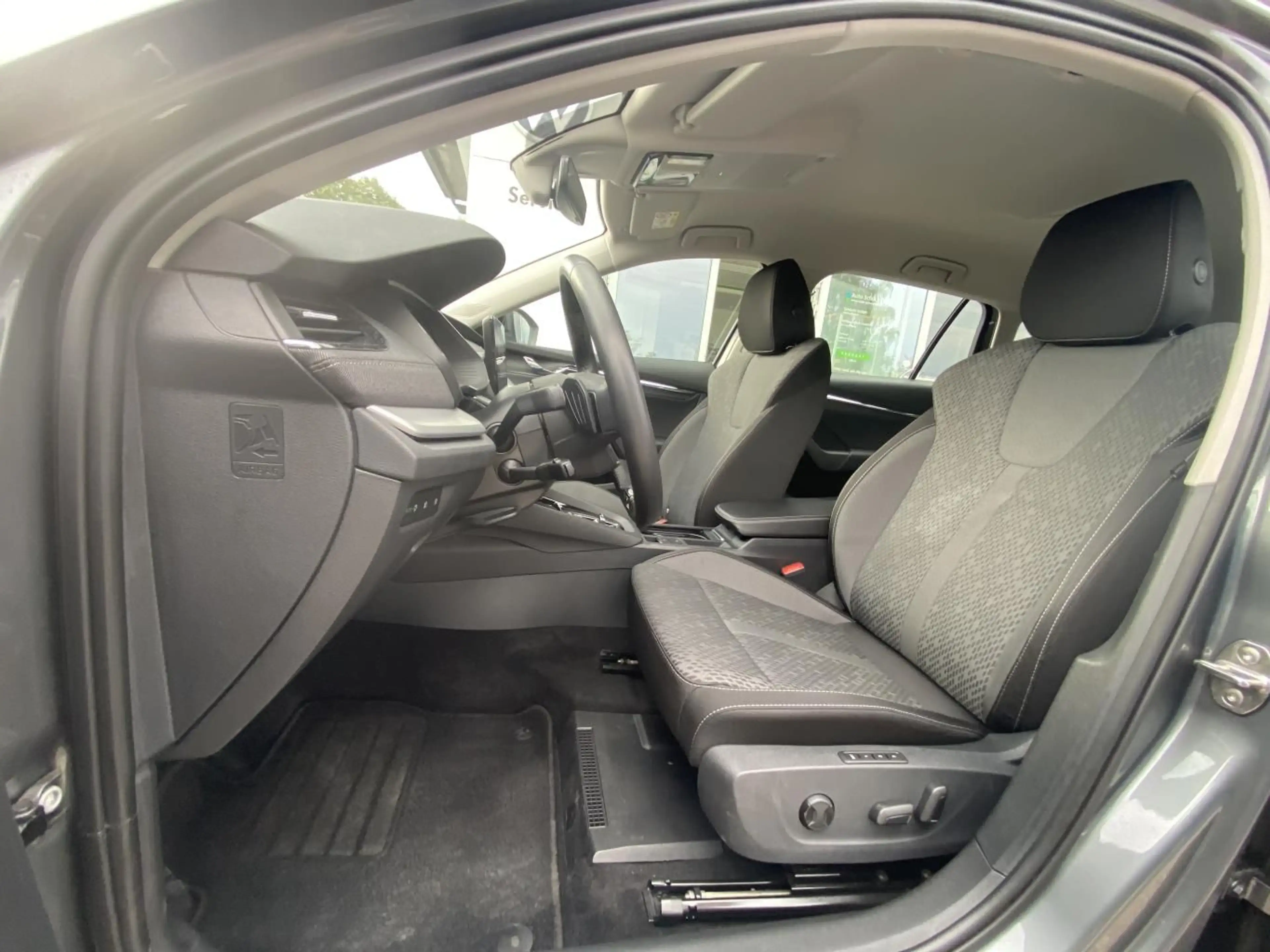 Skoda Octavia Combi 1.5 eTSI DSG Style AHK+HEAD-UP+SMA — photo 10