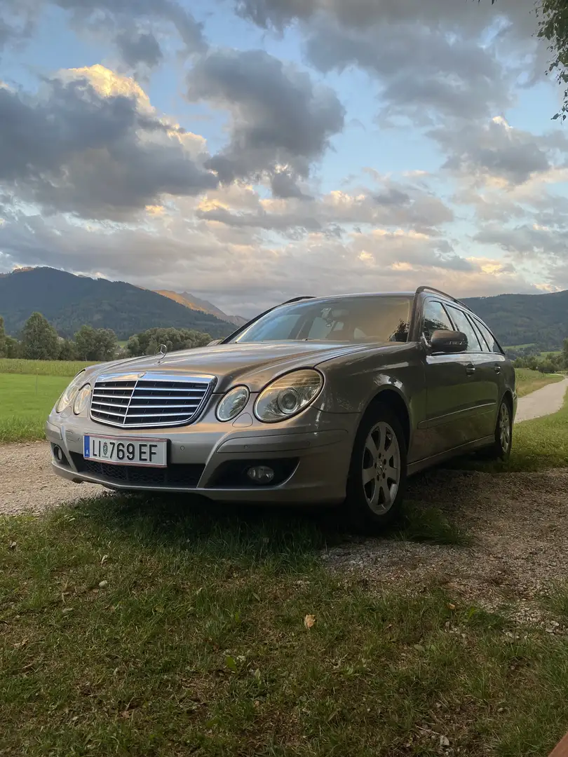 Mercedes-Benz E 320 T Classic CDI Aut. Silber - 1