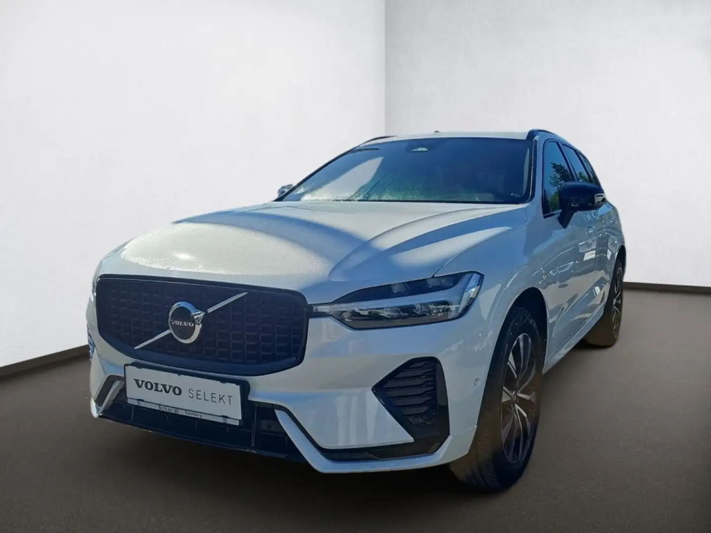 Volvo XC60 B4 Plus Dark AWD Autom. Weiß - 1