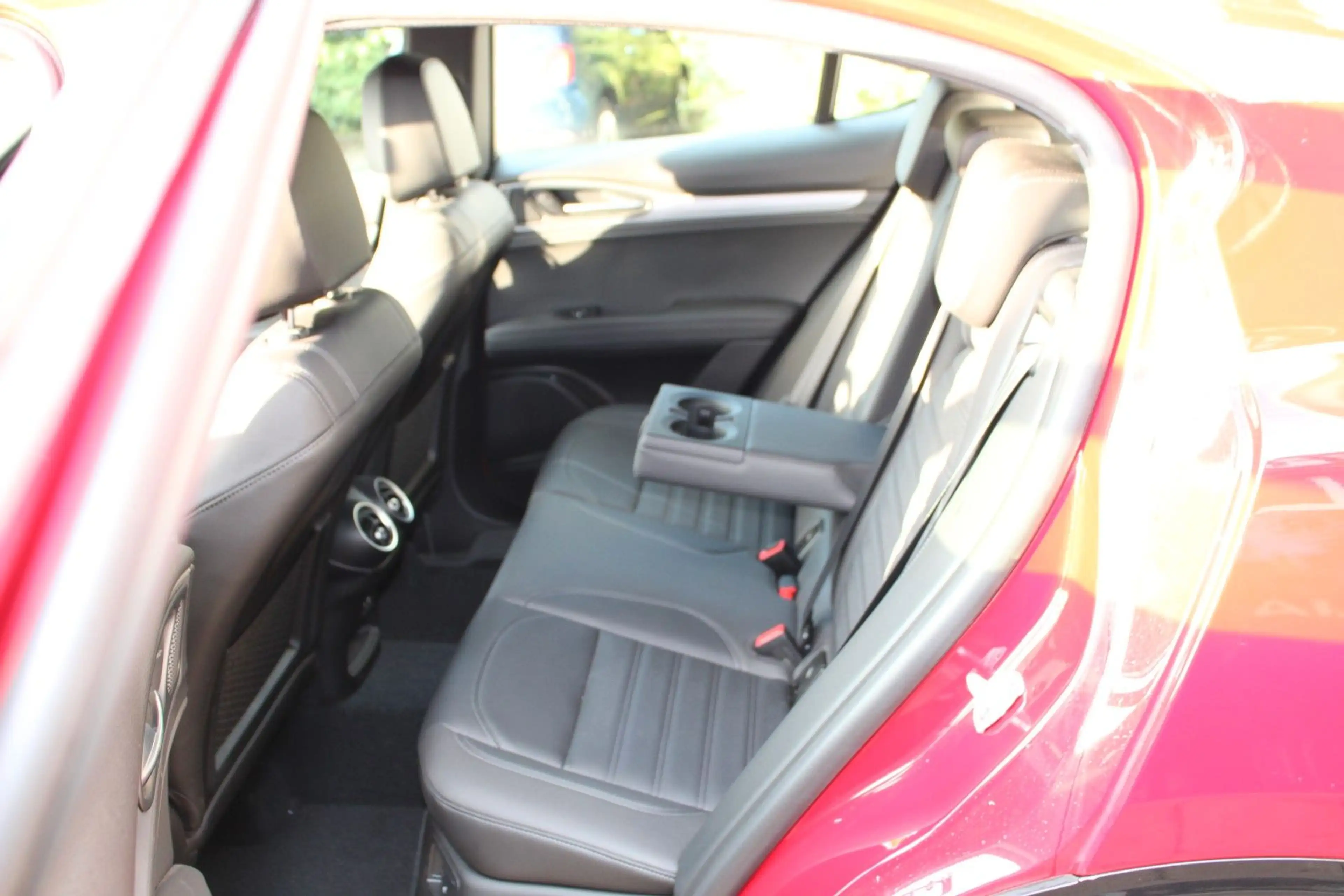 Alfa Romeo Stelvio Veloce Q4 Matrix Werksgarantie bis 11.27 — photo 8
