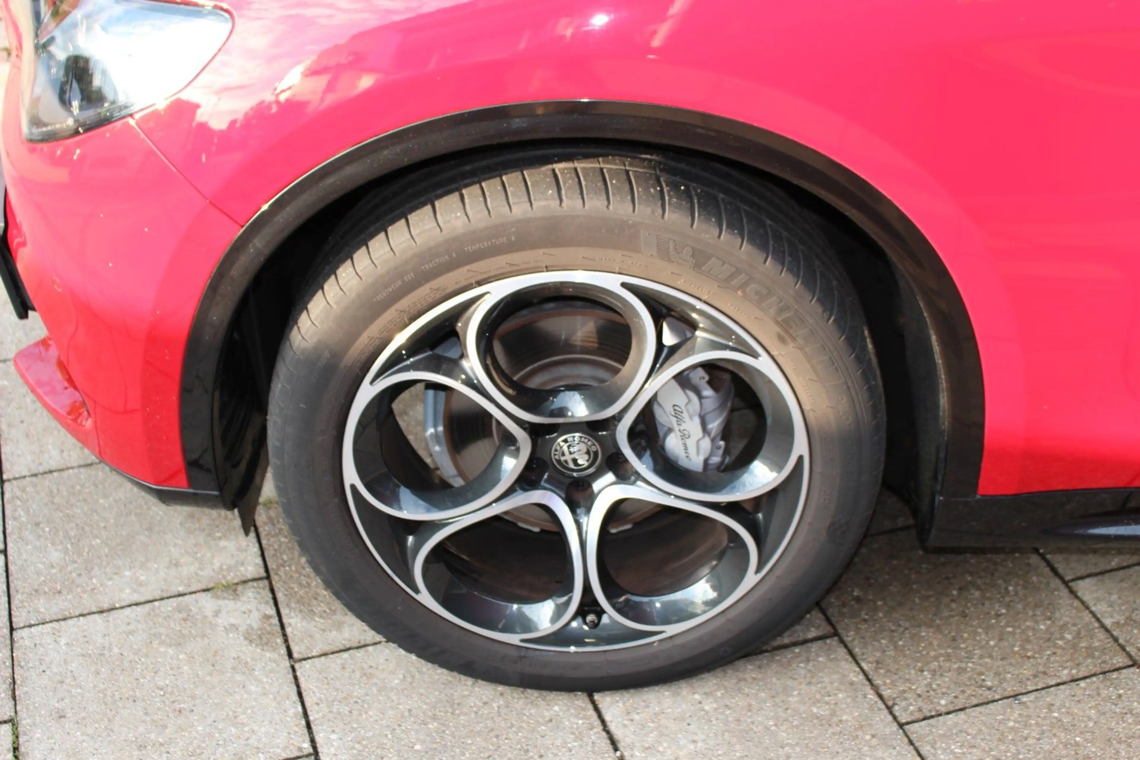 Alfa Romeo Stelvio Veloce Q4 Matrix Werksgarantie bis 11.27 — photo 6