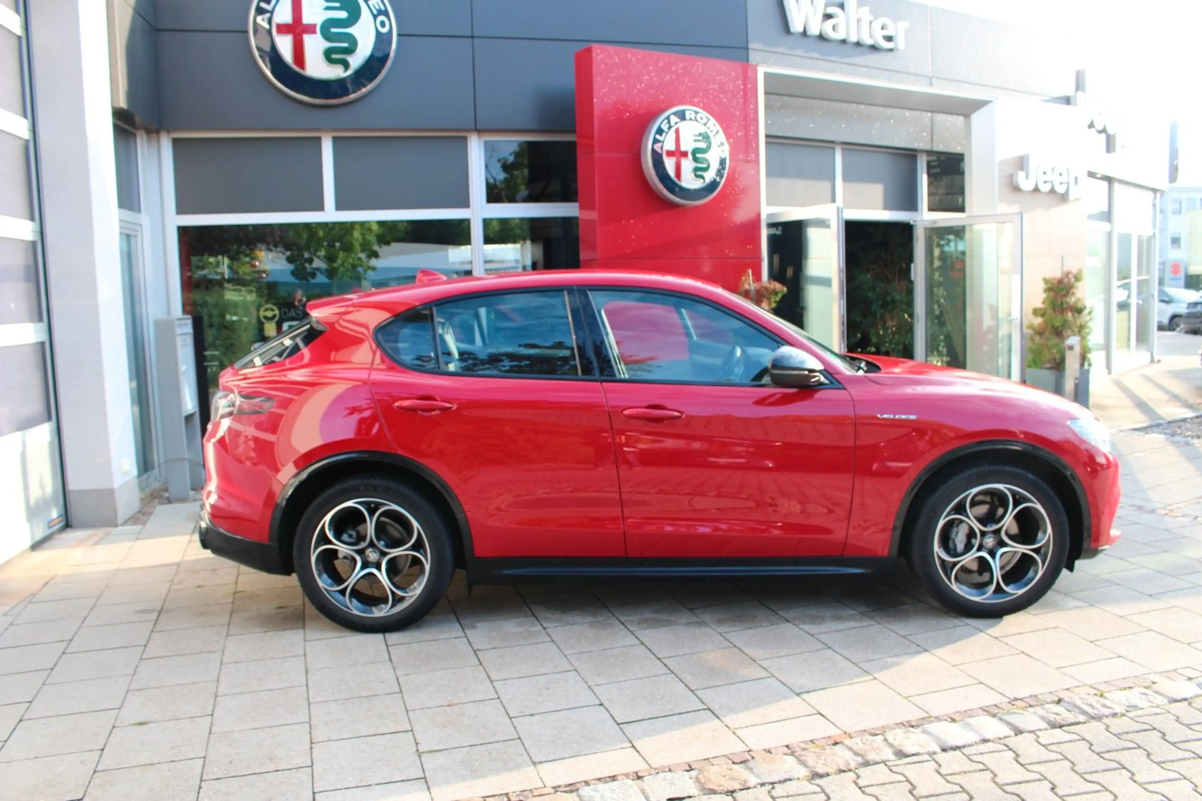Alfa Romeo Stelvio Veloce Q4 Matrix Werksgarantie bis 11.27 — photo 3