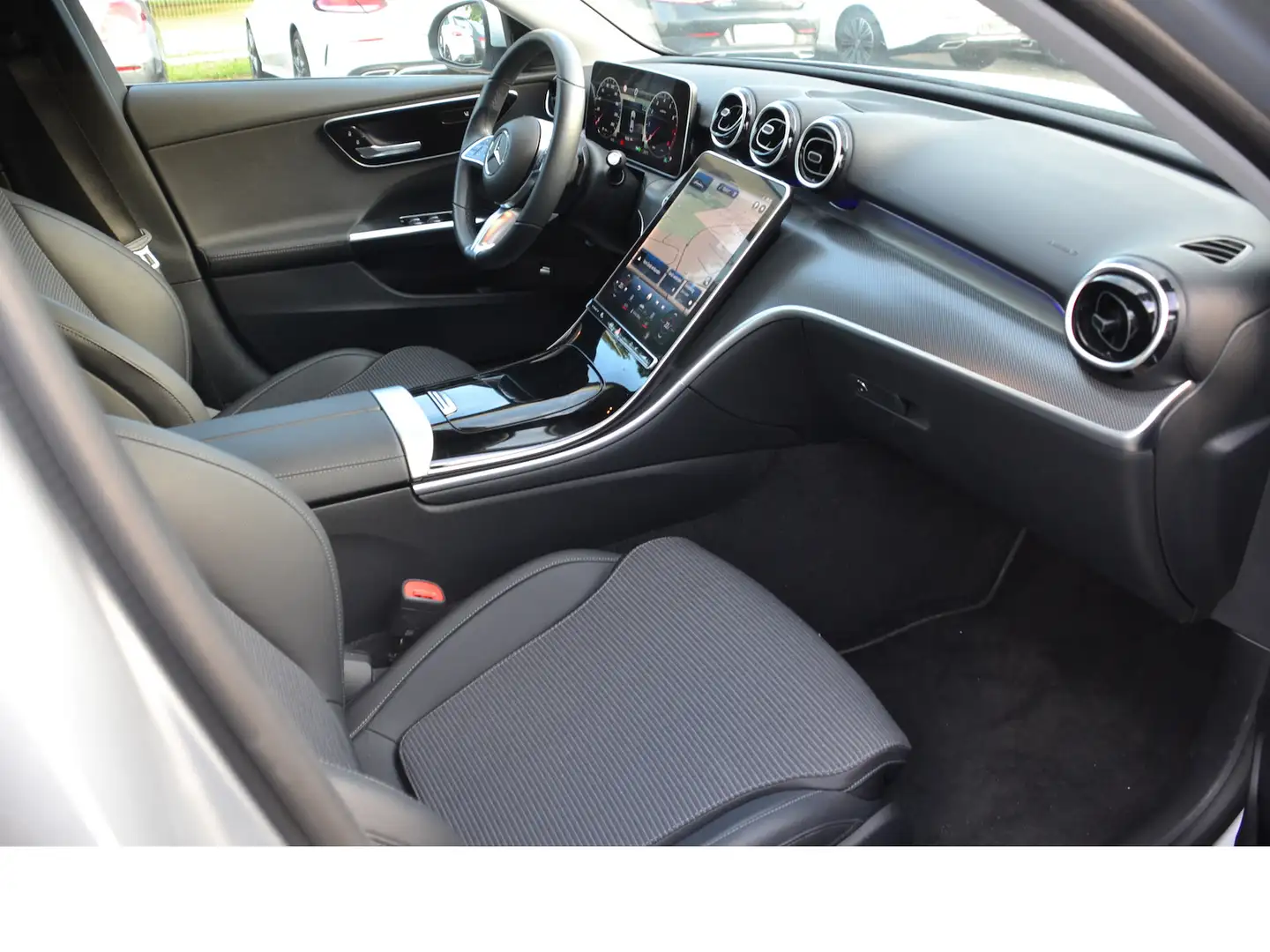 Mercedes-Benz C 180 Avantgarde (Business MBUX Park Kamera Licht Zilver - 2
