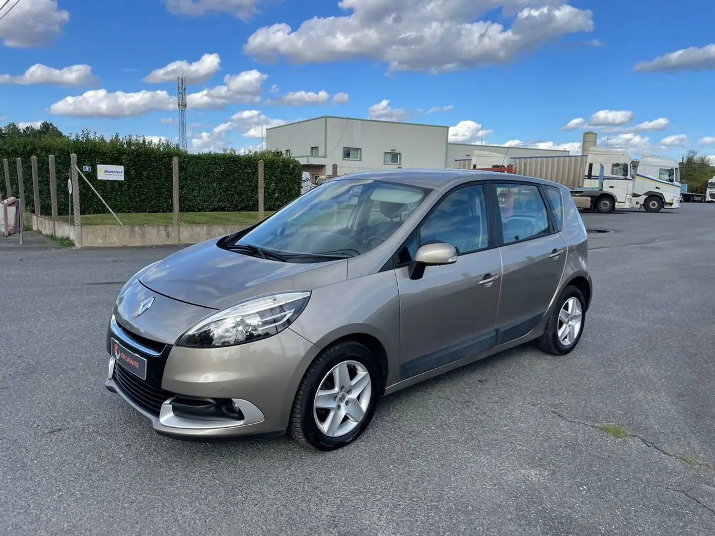 Renault Scenic iii 1.5 dci 110 cv boite auto ct ok garantie 12 mois Beige - 1