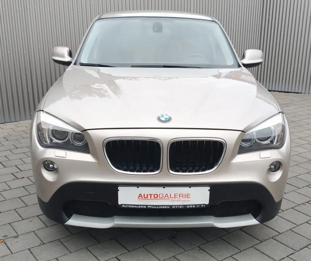BMW X1 Baureihe X1 sDrive 18d Klima SHZ Silber - 2