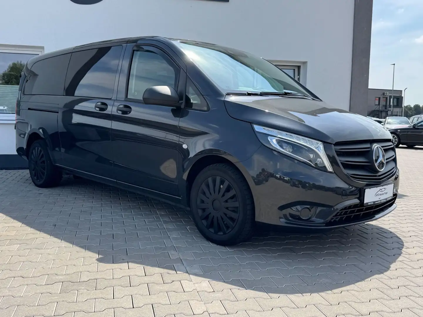 Mercedes-Benz Vito Tourer 119 CDI Edition extralang siva - 2