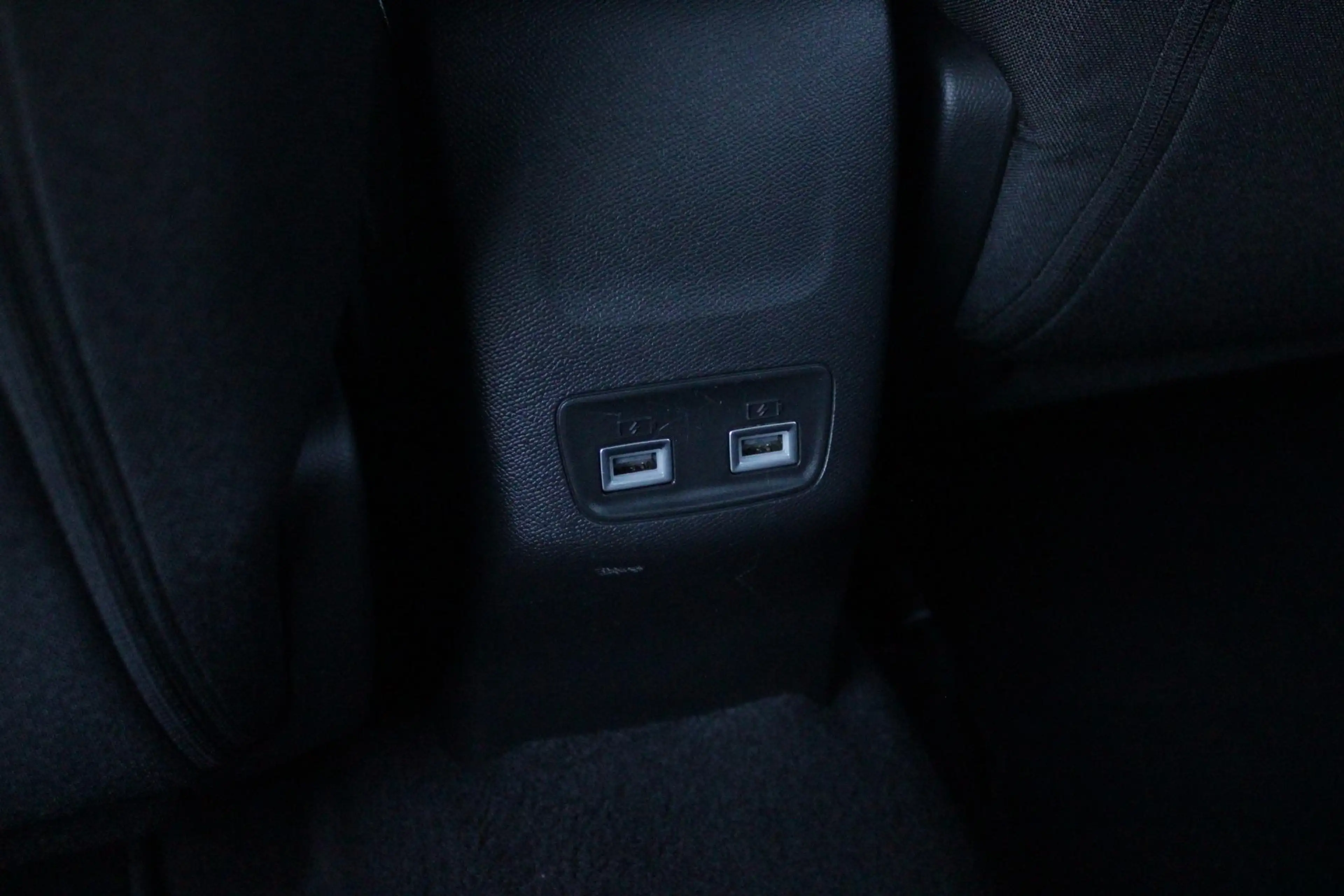 Peugeot 2008 1.2 130PK ALLURE PACK | TREKHAAK AFNEEMBAAR | NAVI — photo 27