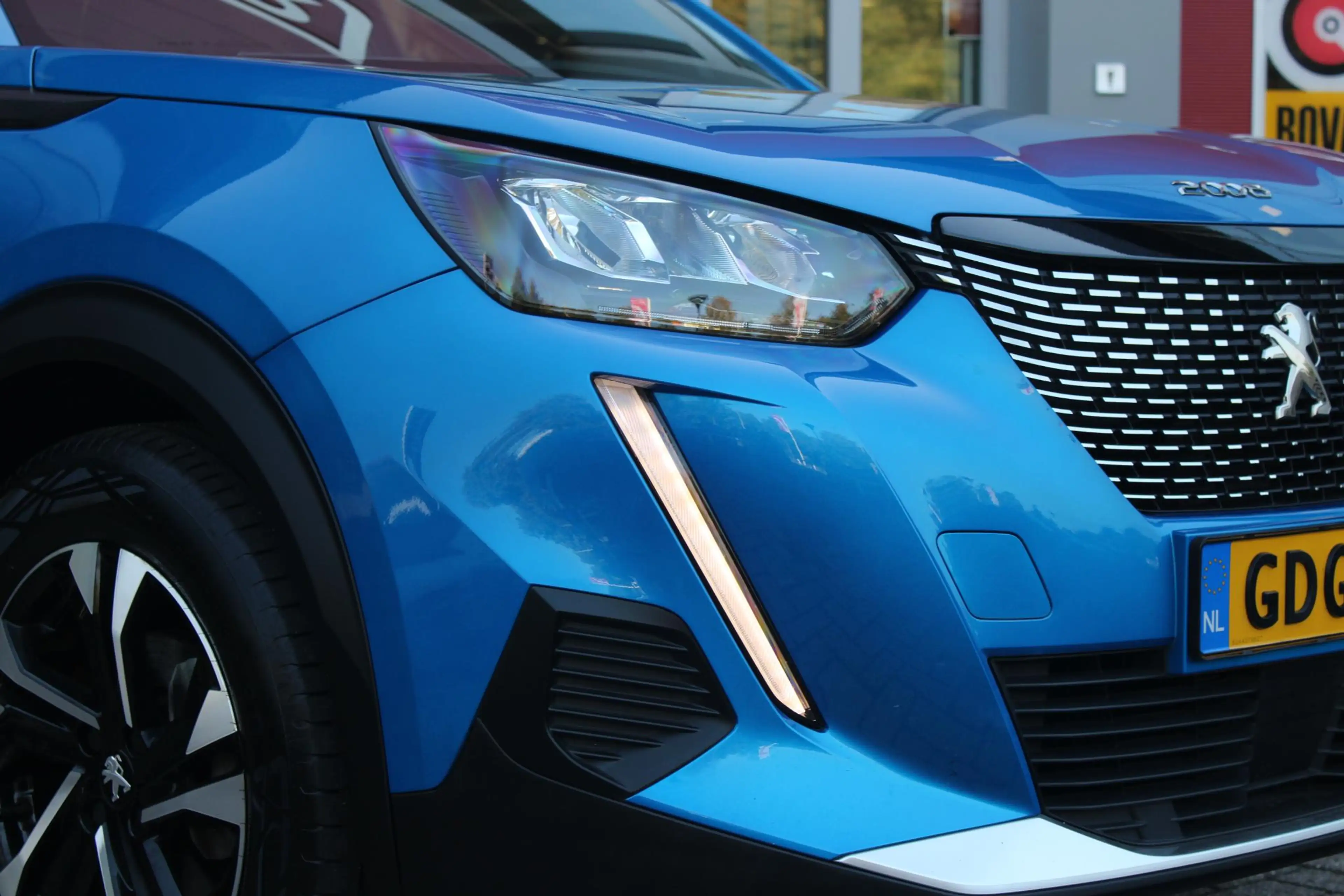 Peugeot 2008 1.2 130PK ALLURE PACK | TREKHAAK AFNEEMBAAR | NAVI — photo 10