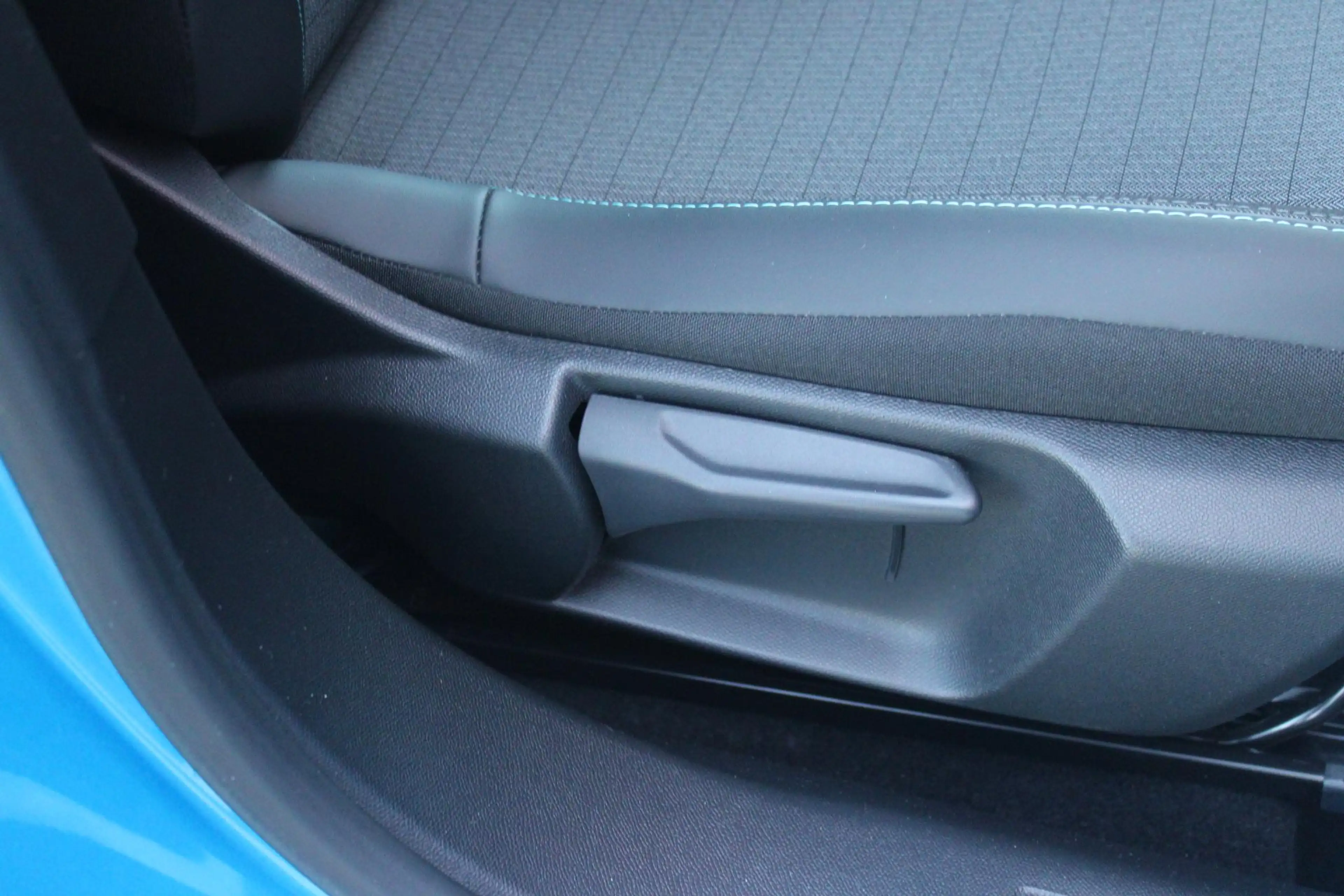 Peugeot 2008 1.2 130PK ALLURE PACK | TREKHAAK AFNEEMBAAR | NAVI — photo 36