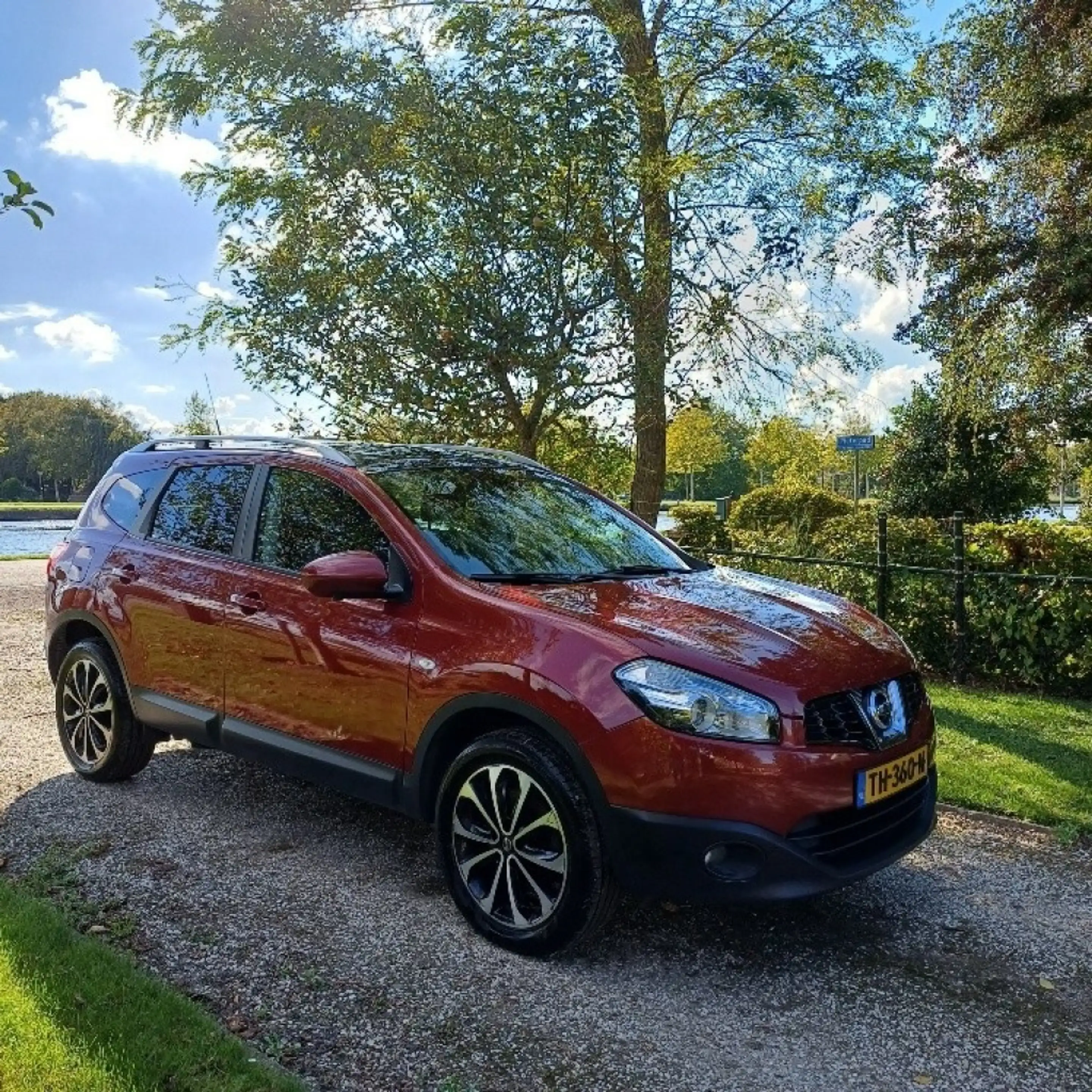 Nissan Qashqai+2 2.0  4WD Connect Edition, Panoramadak, Rondomzicht — photo 3