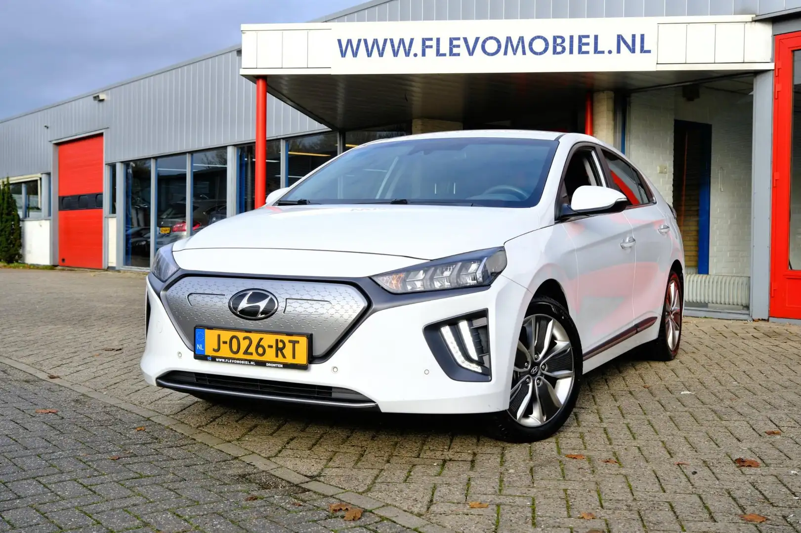 Hyundai IONIQ Premium EV 38 kWh Aut. Белый - 1
