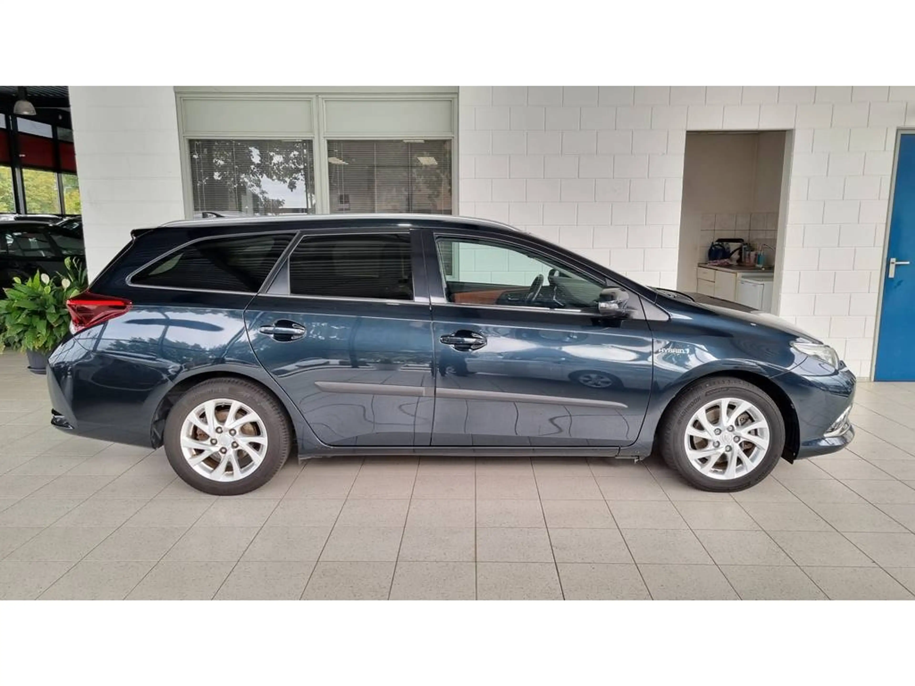 Toyota Auris Touring Sports TS 1.8 Business Pro | Navigatie | L — photo 2