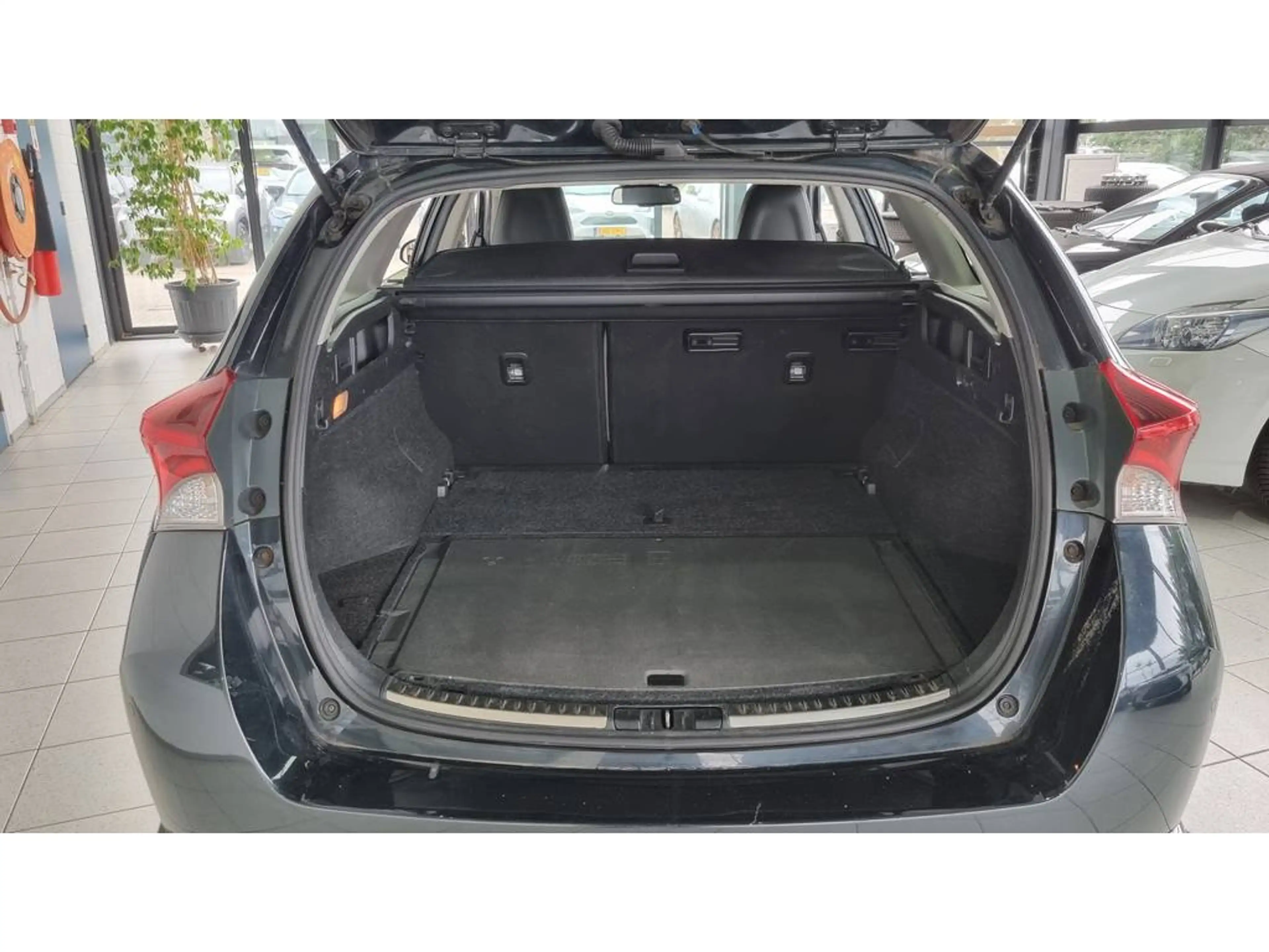 Toyota Auris Touring Sports TS 1.8 Business Pro | Navigatie | L — photo 23