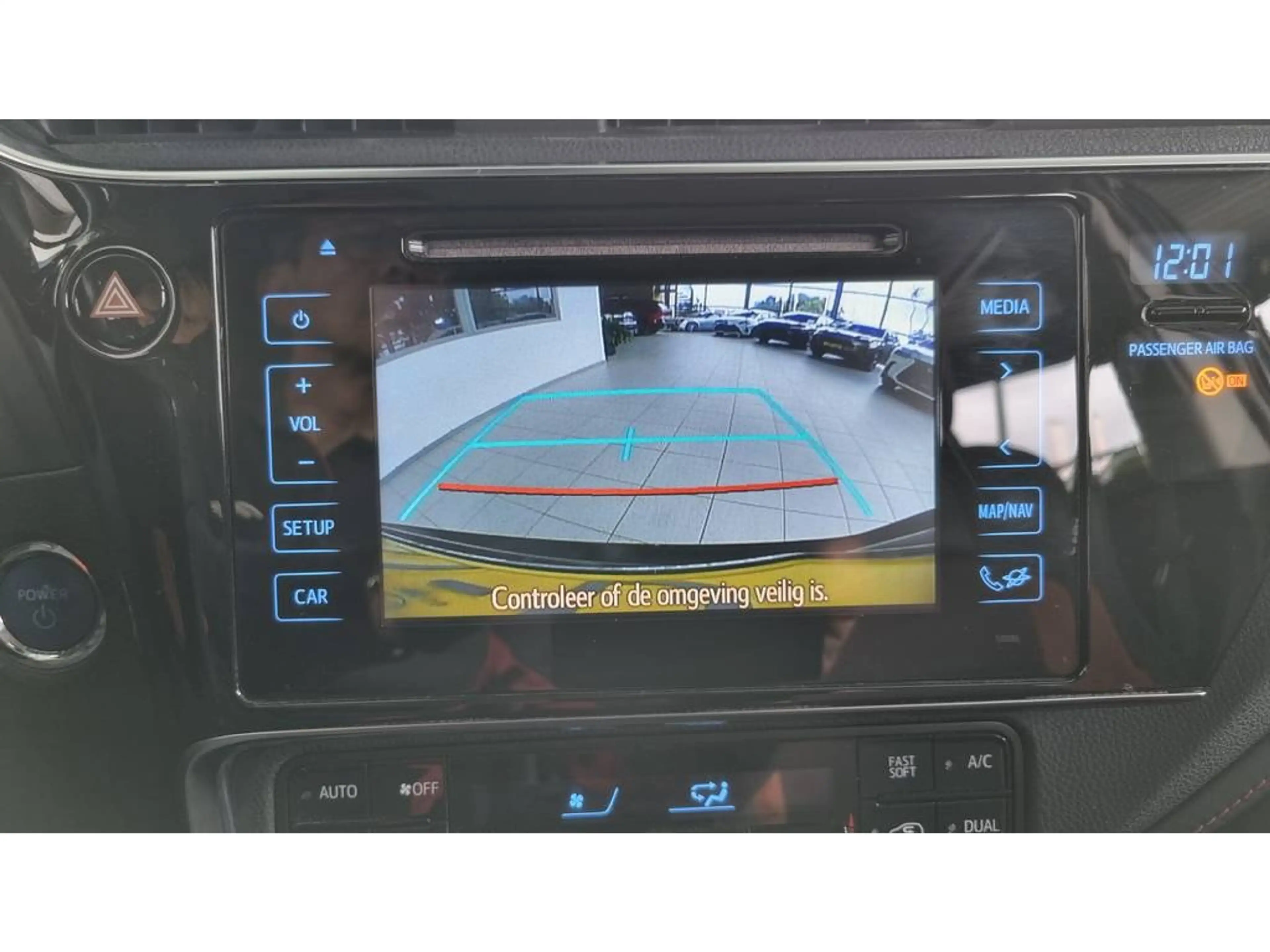 Toyota Auris Touring Sports TS 1.8 Business Pro | Navigatie | L — photo 18