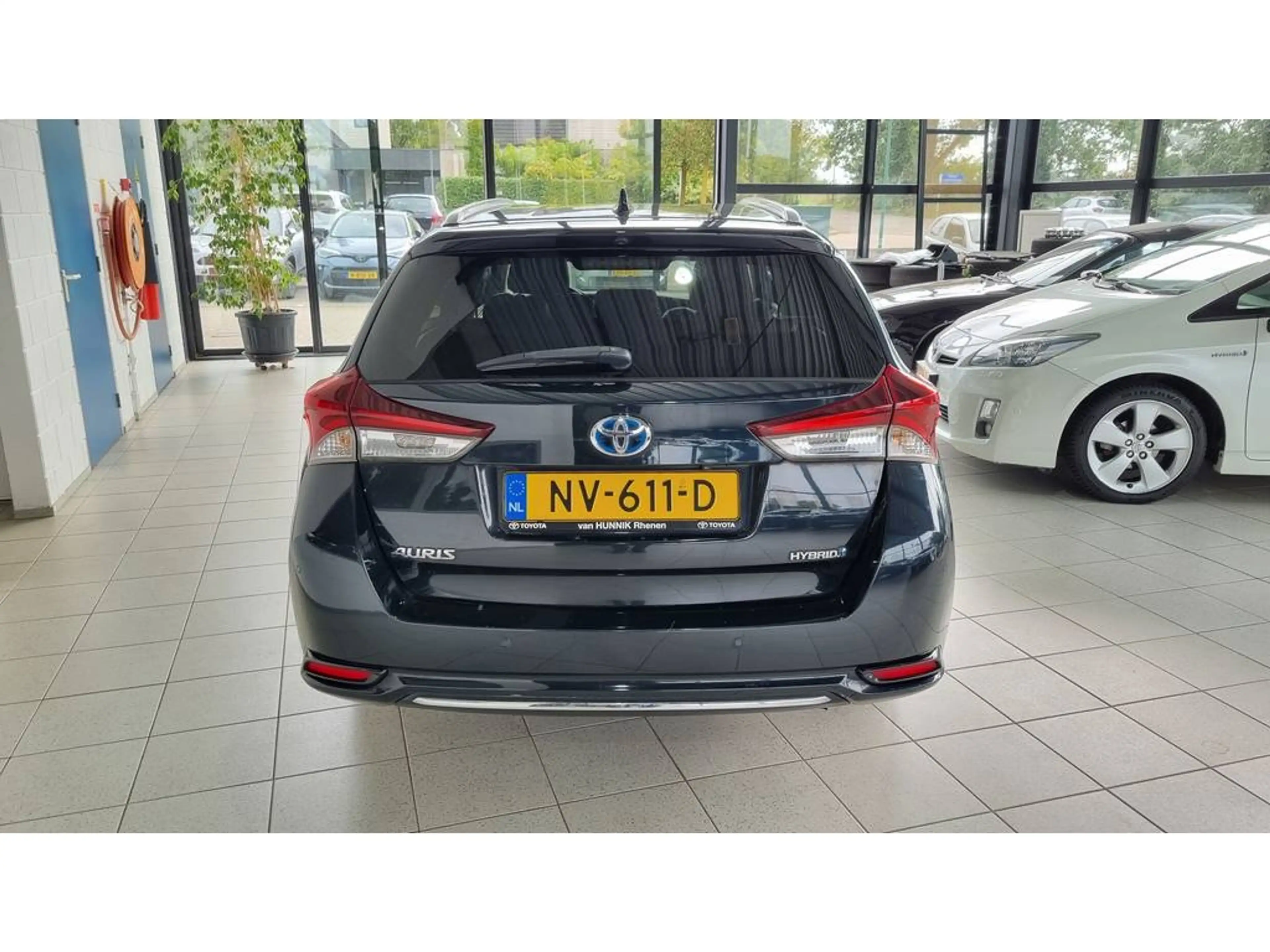 Toyota Auris Touring Sports TS 1.8 Business Pro | Navigatie | L — photo 3