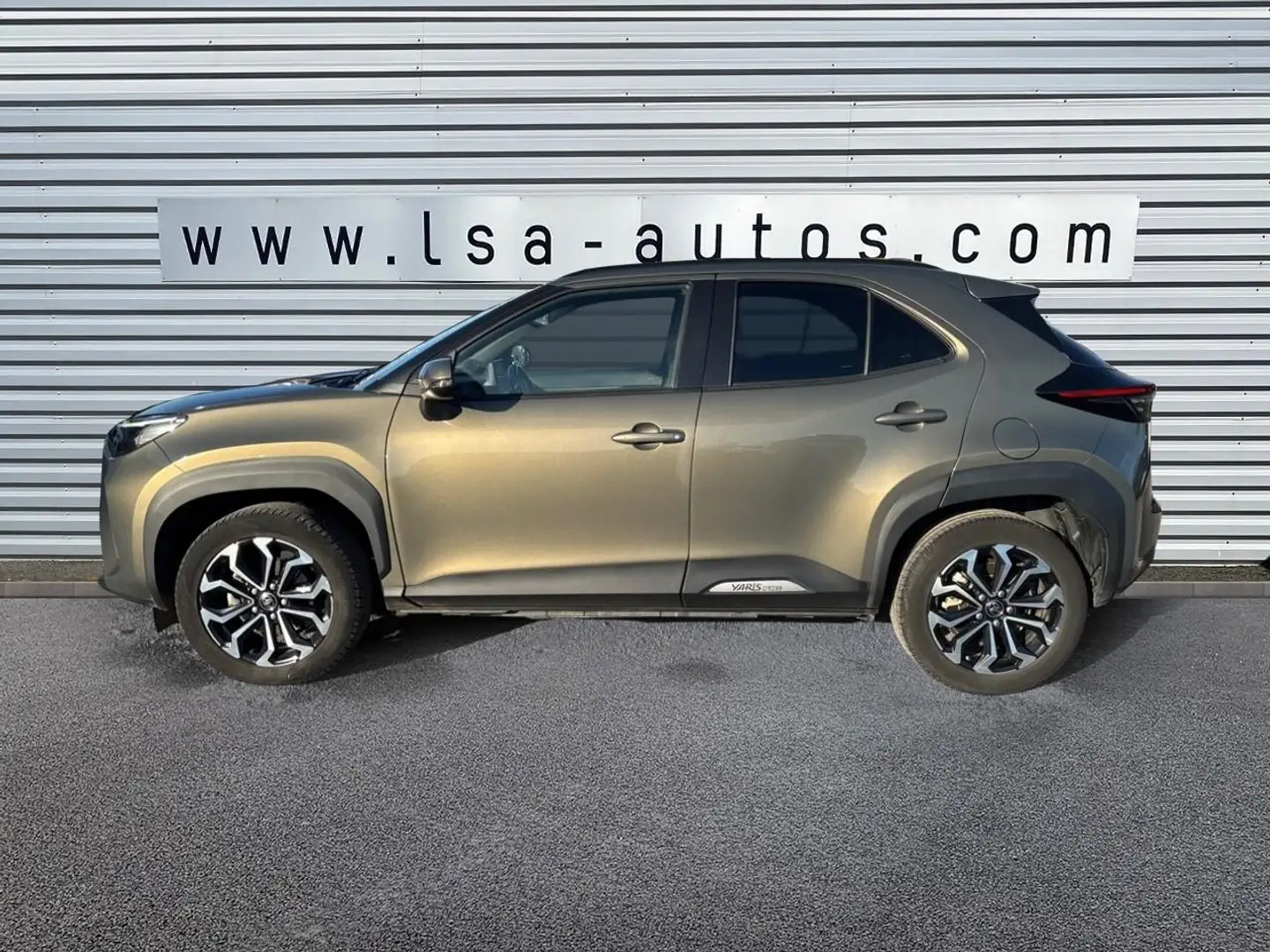 Toyota Yaris Cross Hybrid 116h - BV CVT (MY22) Design Gris - 2