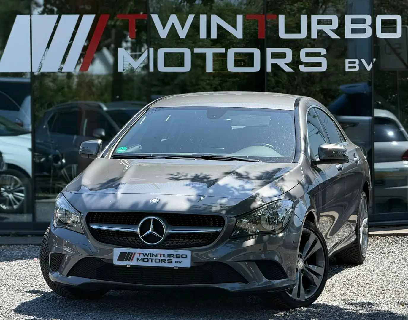 Mercedes-Benz CLA 180 CLA 180 7G-DCT Urban Černá - 1