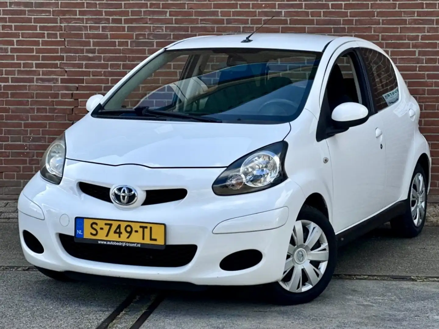Toyota Aygo 1.0-12V Now |Airco |Nieuwe APK |5 D |Stuurbkr Wit - 1