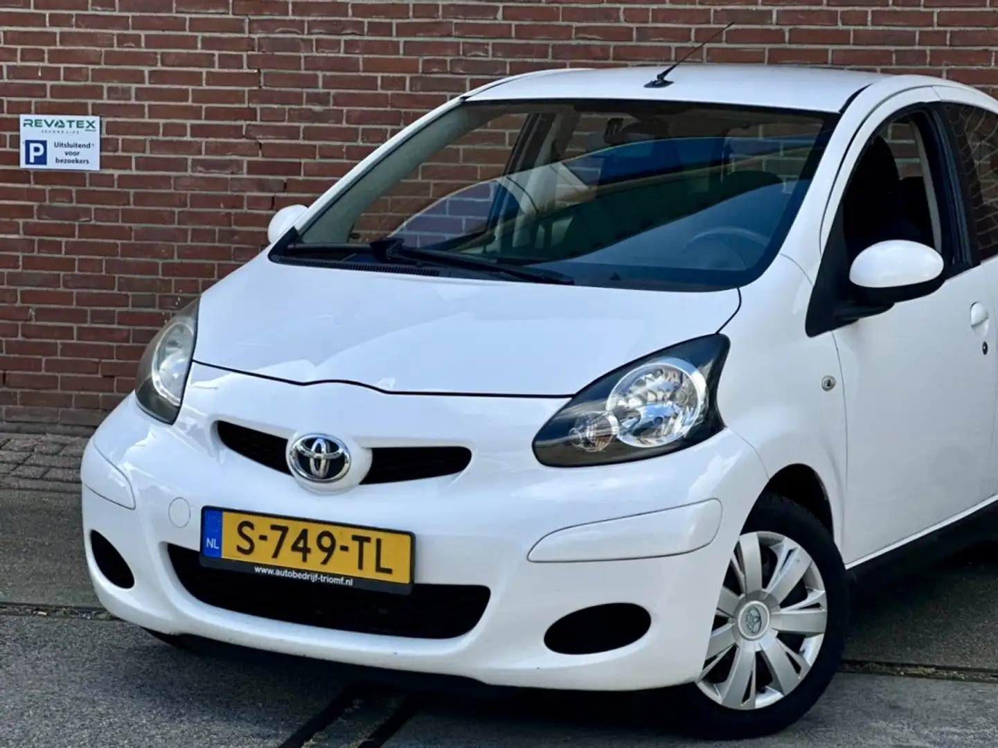 Toyota Aygo 1.0-12V Now |Airco |Nieuwe APK |5 D |Stuurbkr Wit - 2