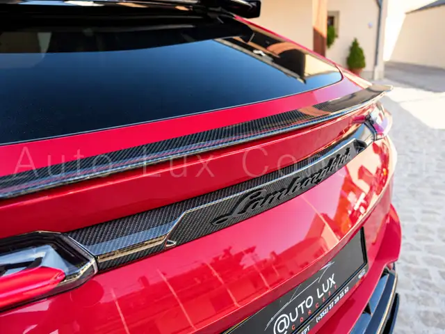 Lamborghini Urus view 12