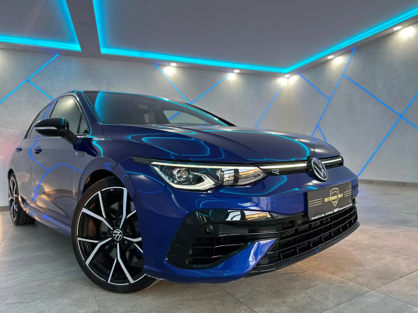 Volkswagen Golf R 2,0 TSI R 4MOTION DSG*IQ-LIGHT*AKRAPOVIC*DCC*H&K* Albastru - 1